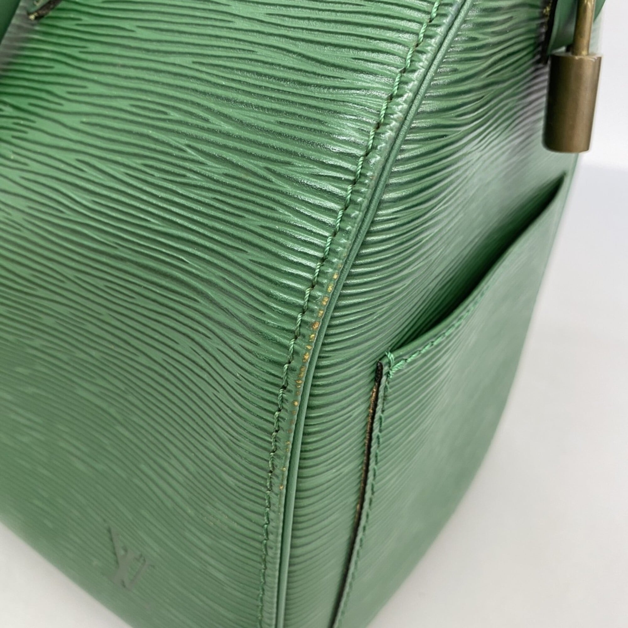 Louis Vuitton Borneo Green Handbag (Pre-Owned)