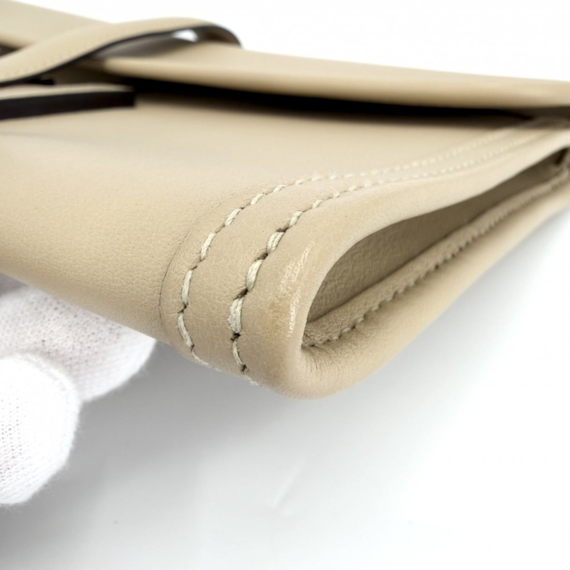 Hermes Beige Leather Clutch Bag (Pre-Owned)