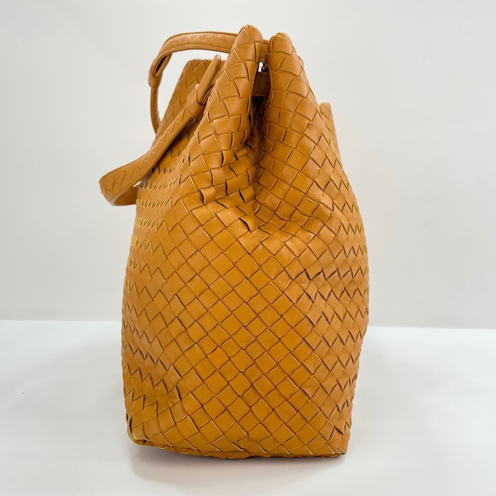 Bottega Veneta Intrecciato Yellow Leather Shoulder Bag (Pre-Owned)