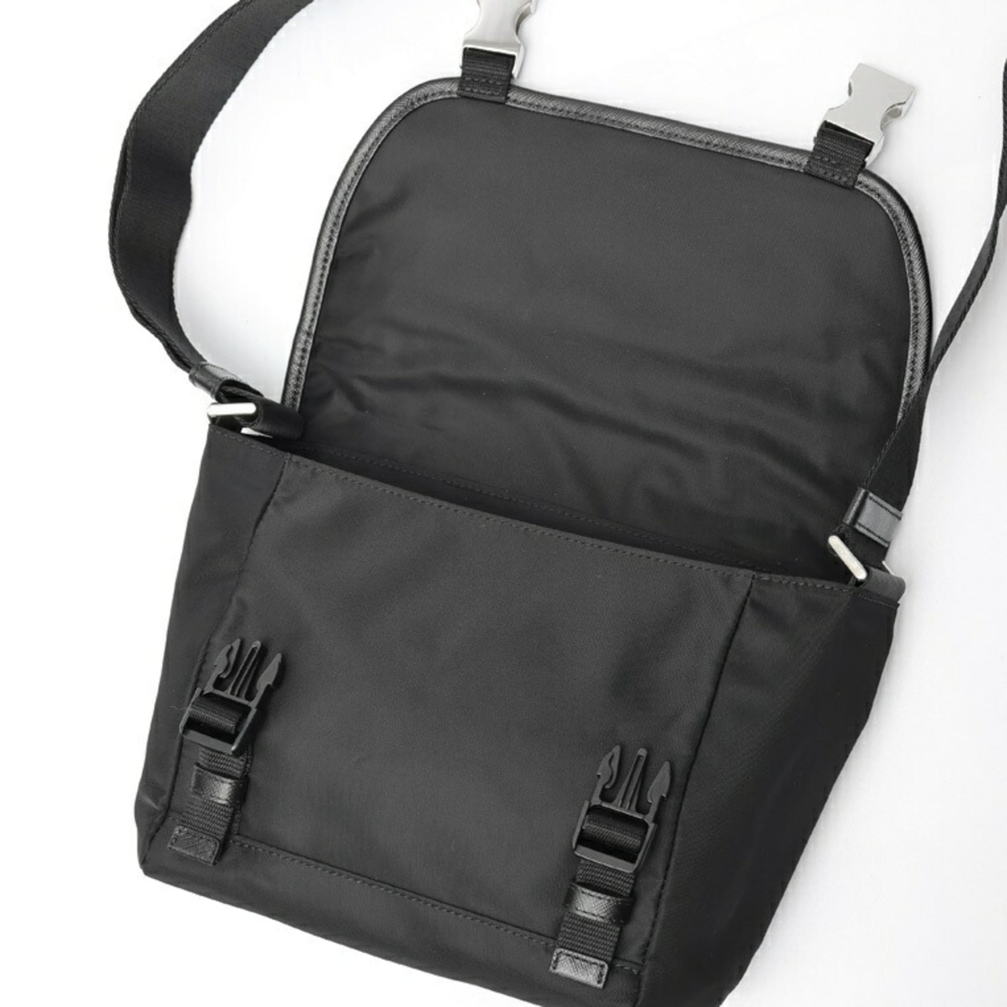 Prada Black Nylon Leather Shoulder Bag (Pre-Owned)