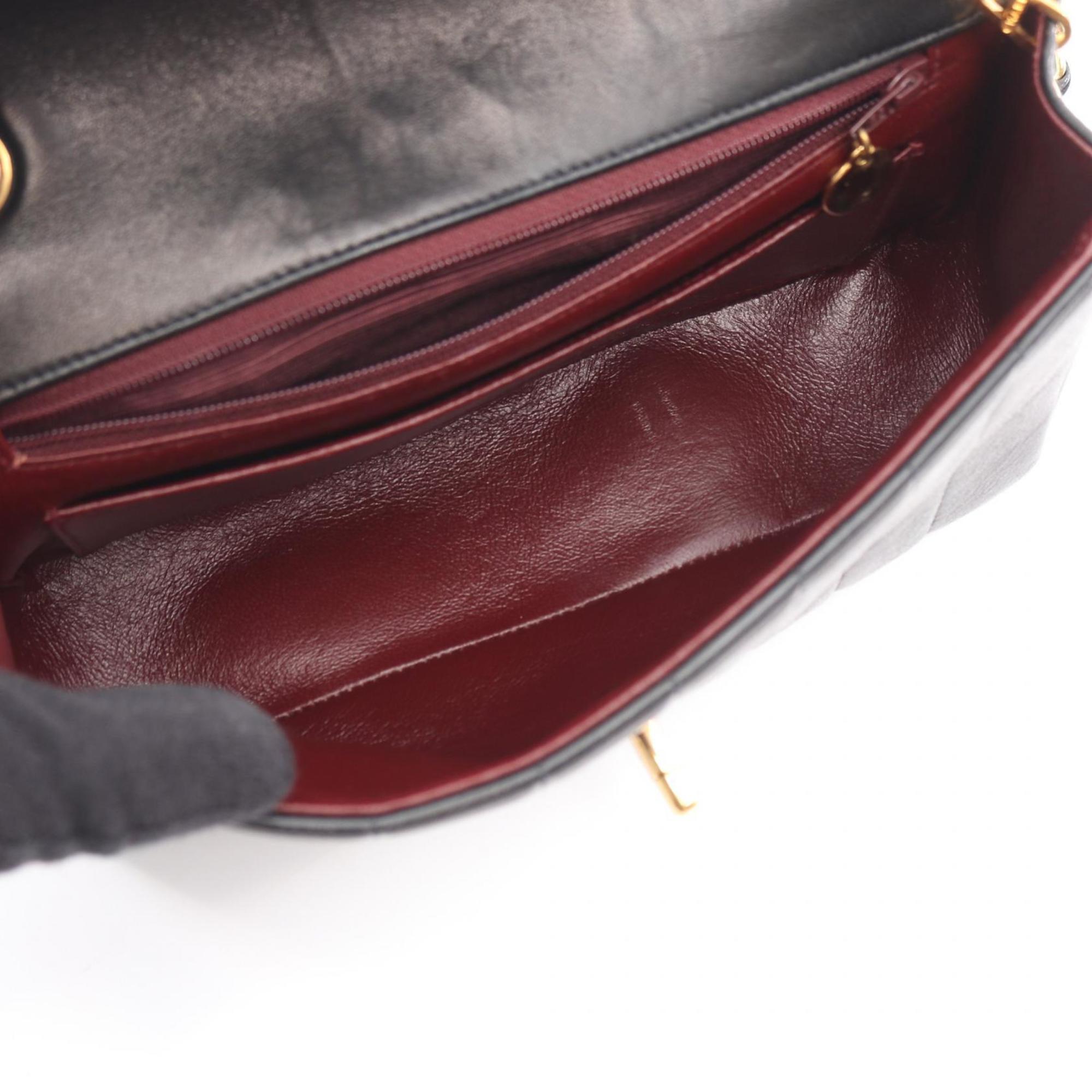 Chanel Black Leather Shoulder Bag (Pre-Owned)