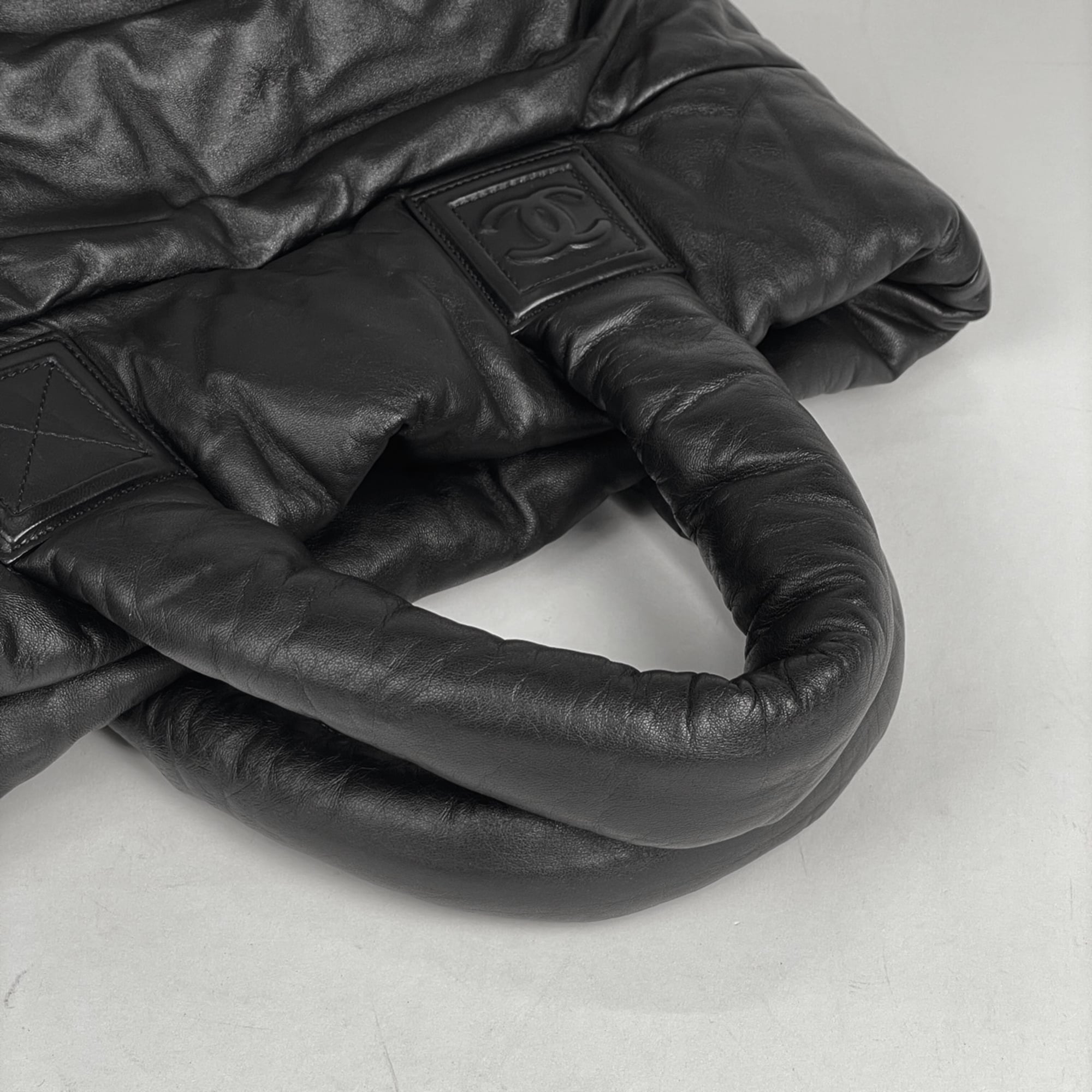 Chanel Black Leather Handbag Tote Bag (Pre-Owned)