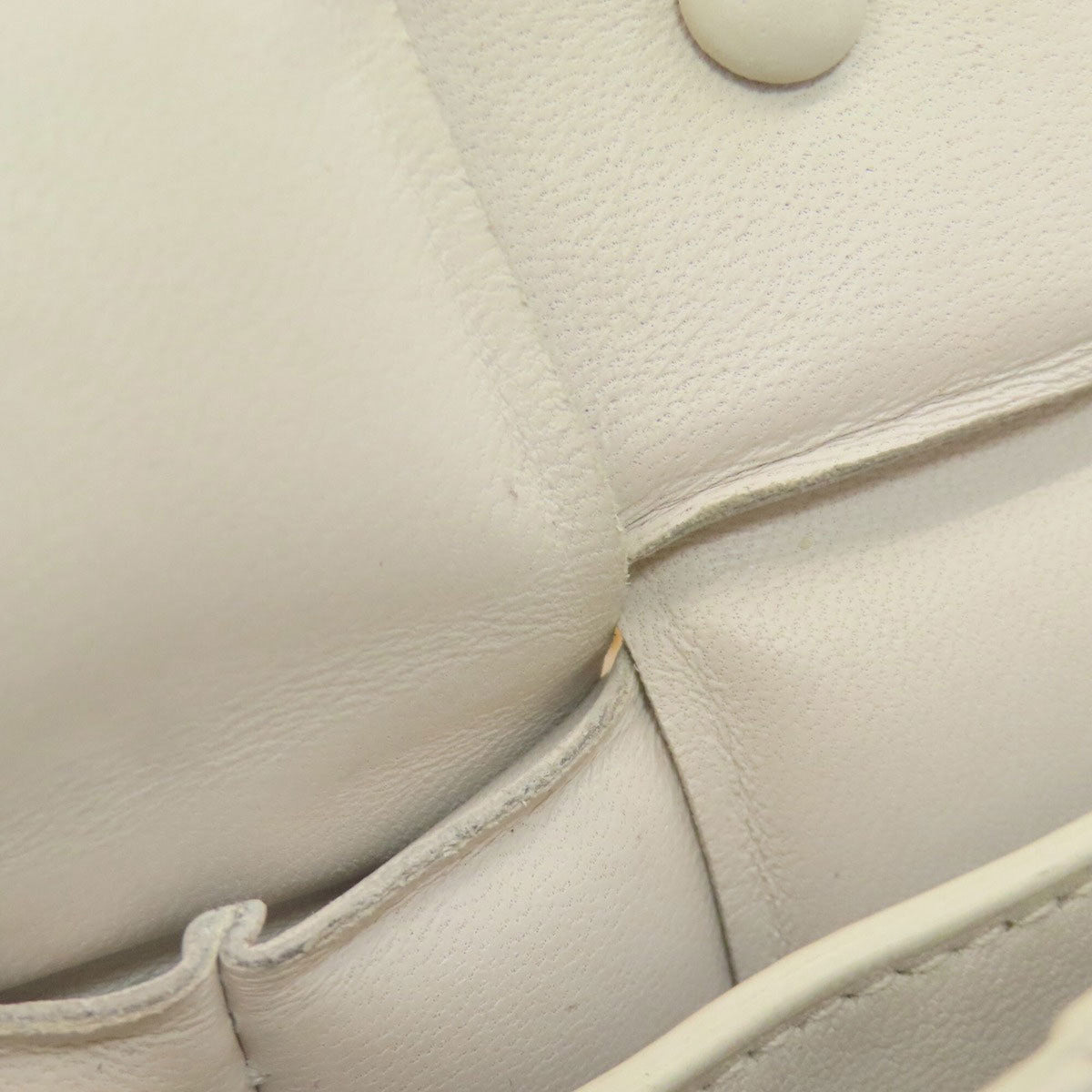 Bottega Veneta White Handbag (Pre-Owned)