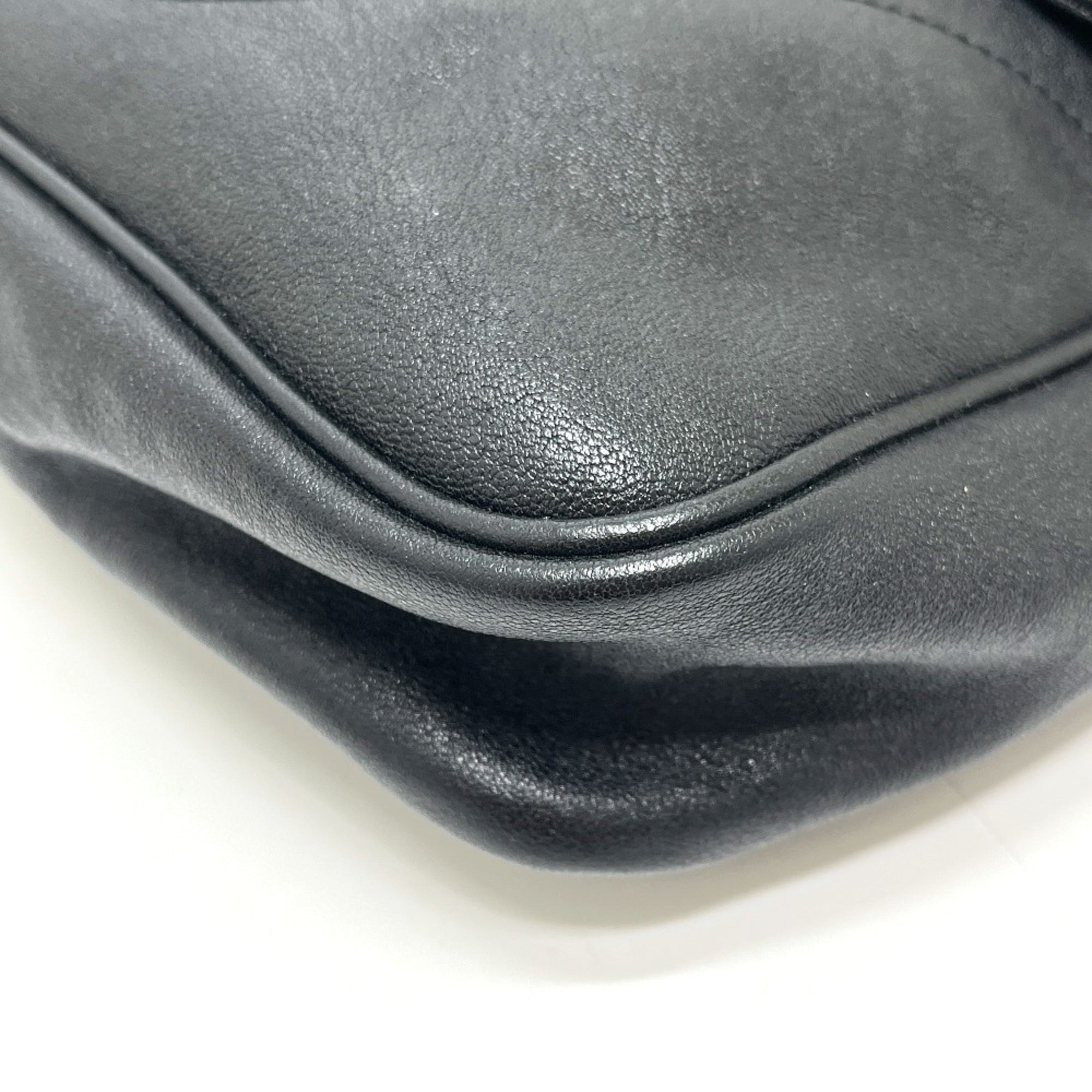 Gucci Gg Marmont Black Leather Handbag Shoulder Bag (Pre-Owned)