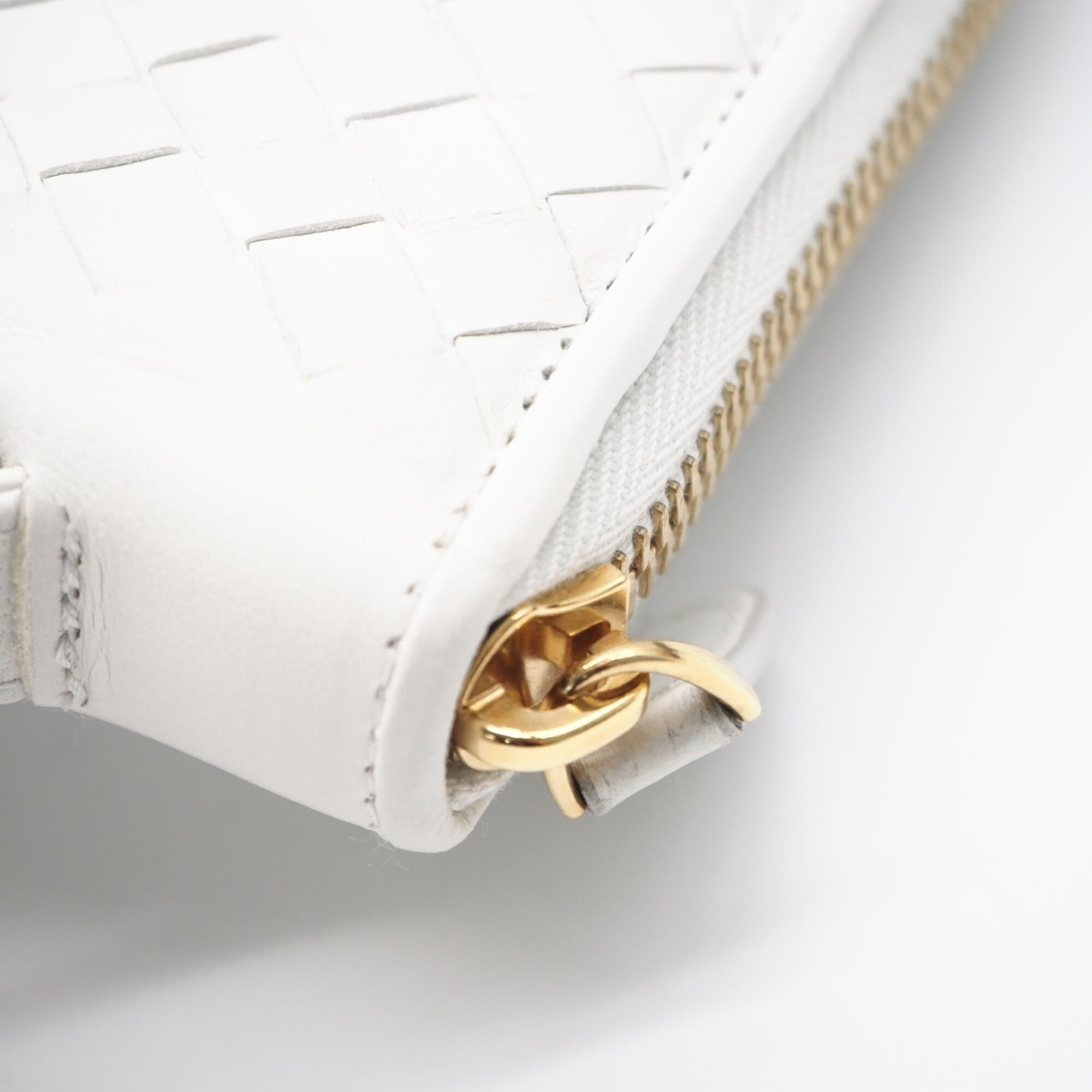 Bottega Veneta Intrecciato White Leather Long Bill Wallet (Bi-Fold) (Pre-Owned)