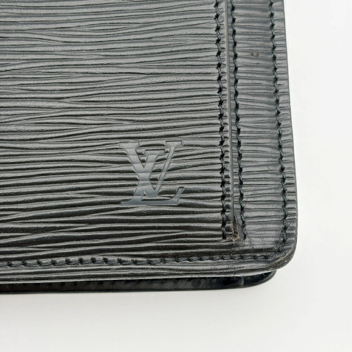 Louis Vuitton Noir Epi Leather Clutch Bag Pochette (Pre-Owned)