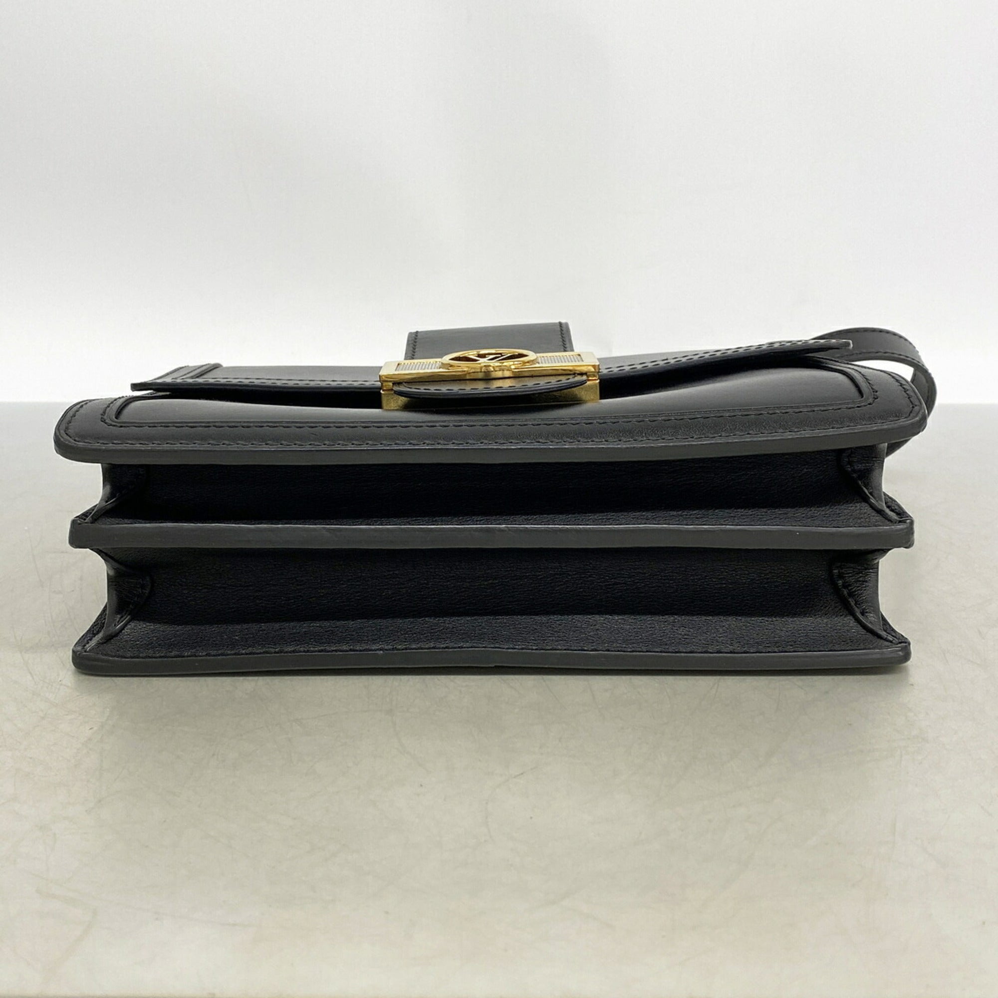 Louis Vuitton Noir Handbag (Pre-Owned)
