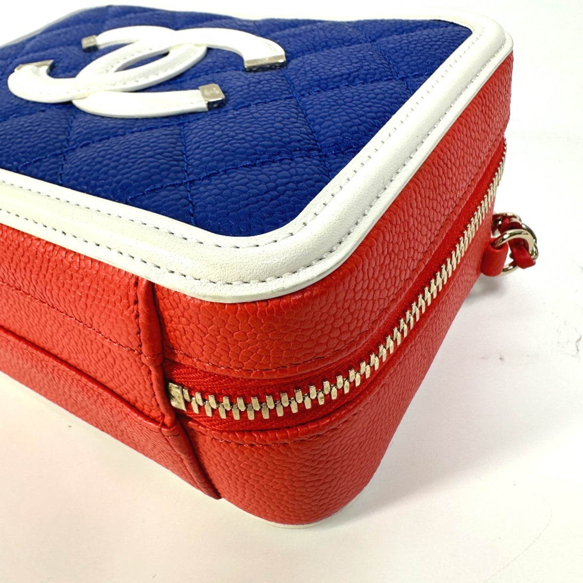 Chanel Red Leather Shoulder Bag (Pre-Owned)