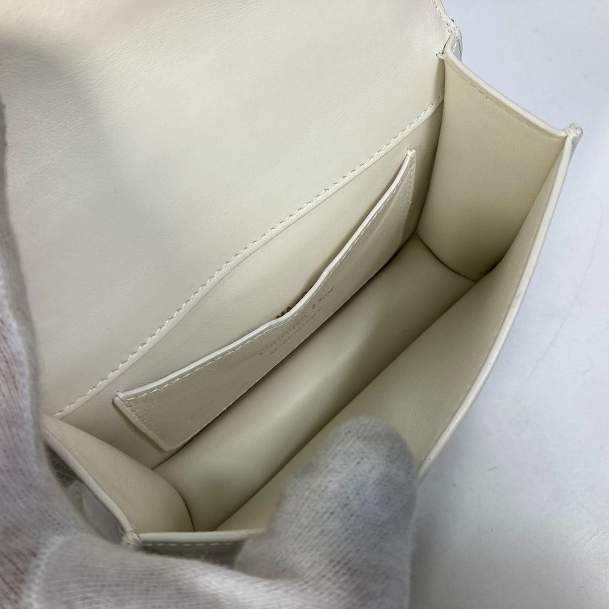 Christian Dior White Leather Shoulder Bag (Pre-Owned)