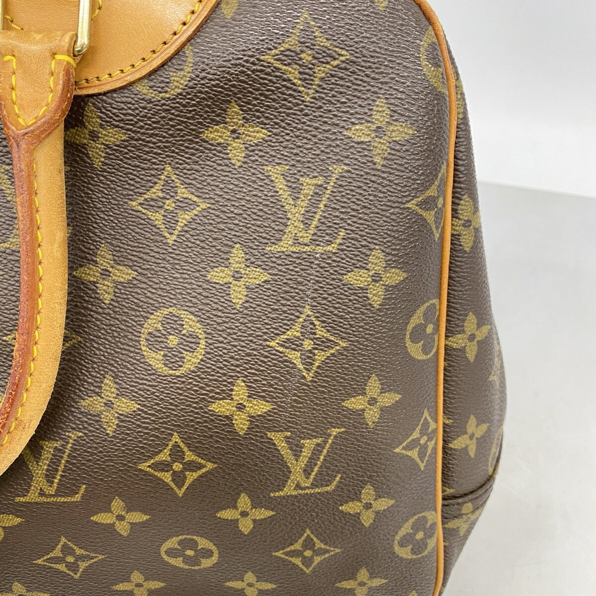 Louis Vuitton Brown Handbag (Pre-Owned)