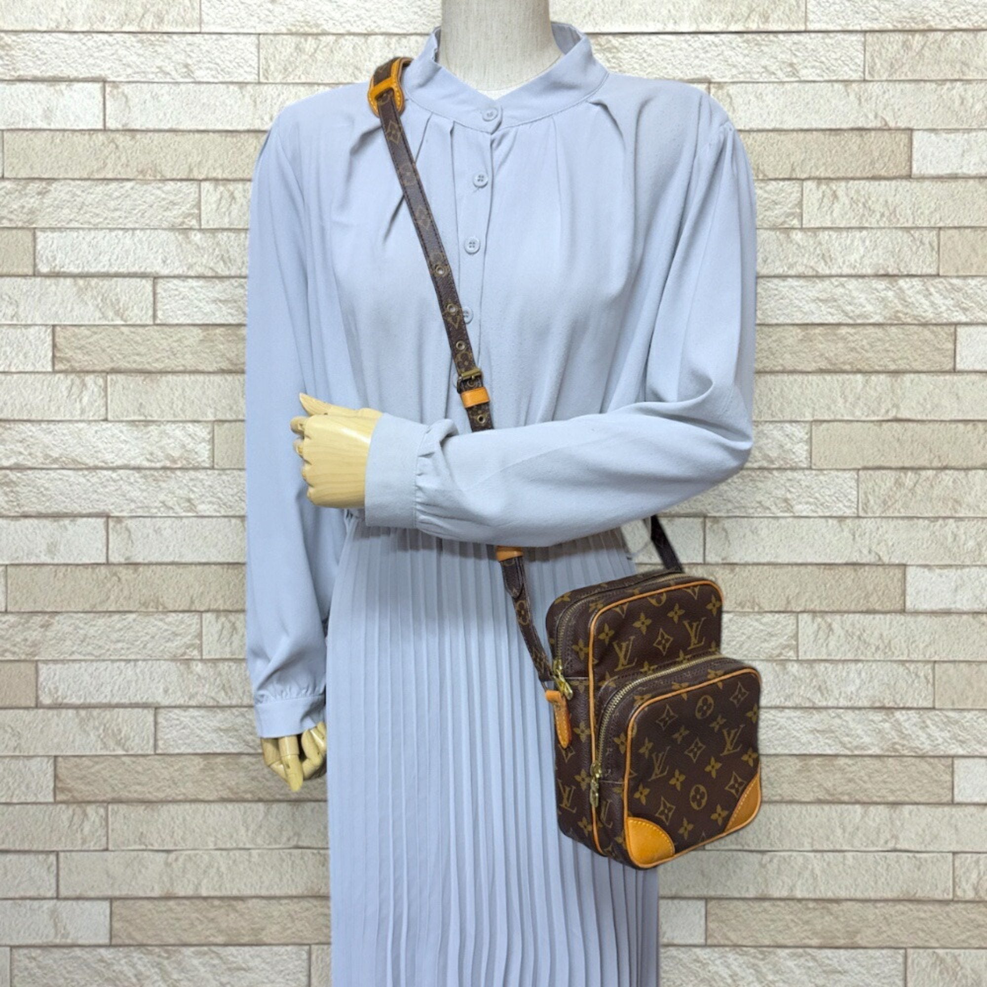 Louis Vuitton Monogram Brown Monogram Shoulder Bag (Pre-Owned)