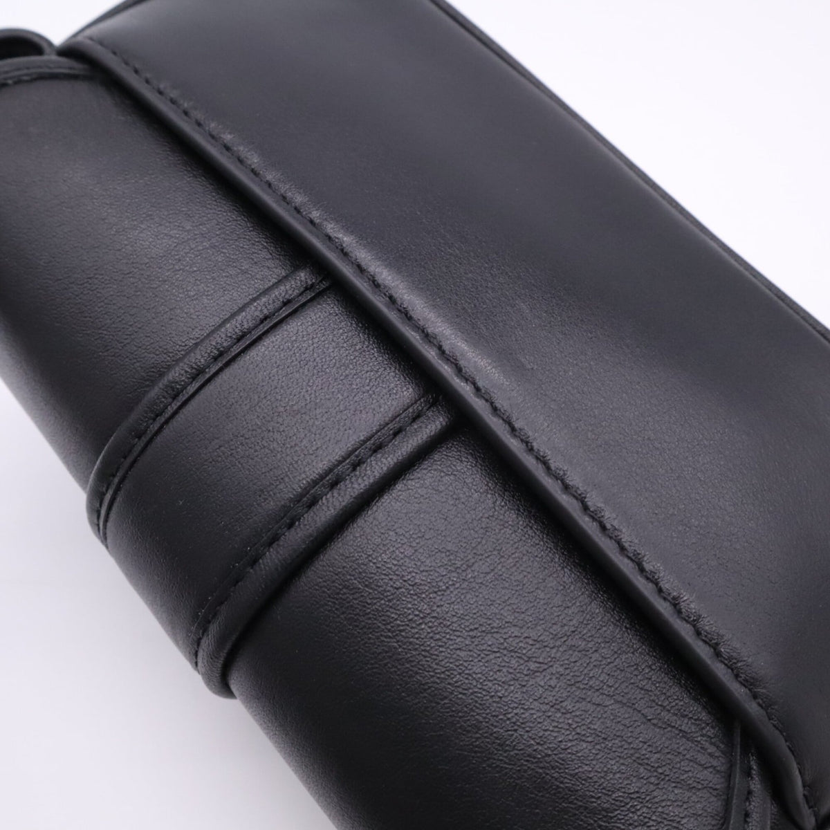 Michael Kors Black Leather Handbag (Pre-Owned)
