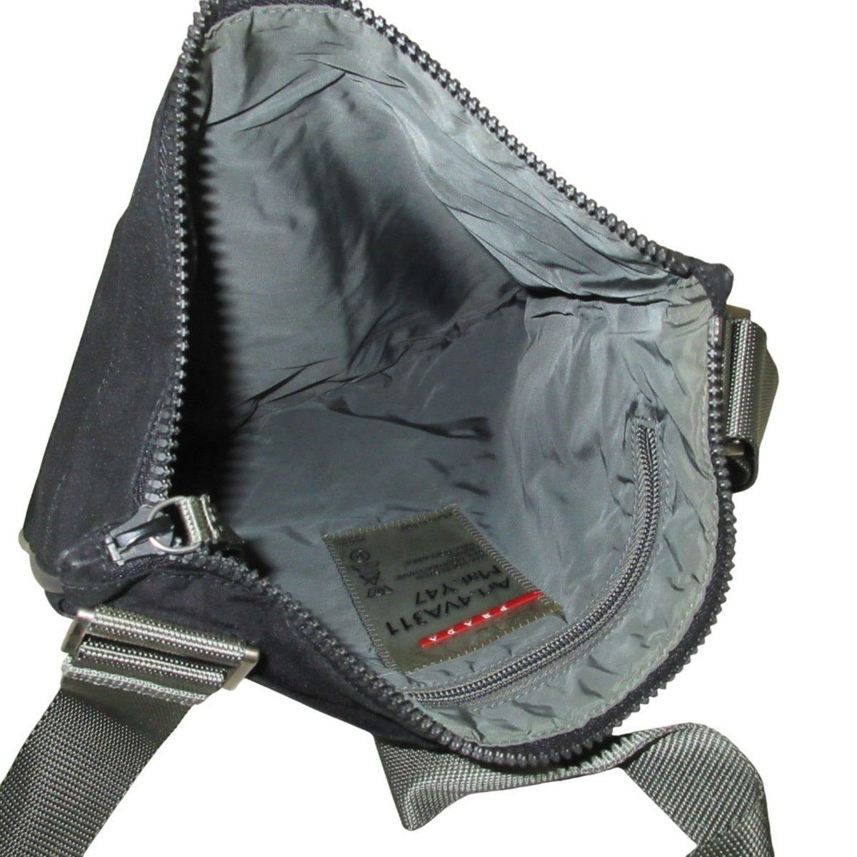 Prada Black Nylon Shoulder Bag (Pre-Owned)