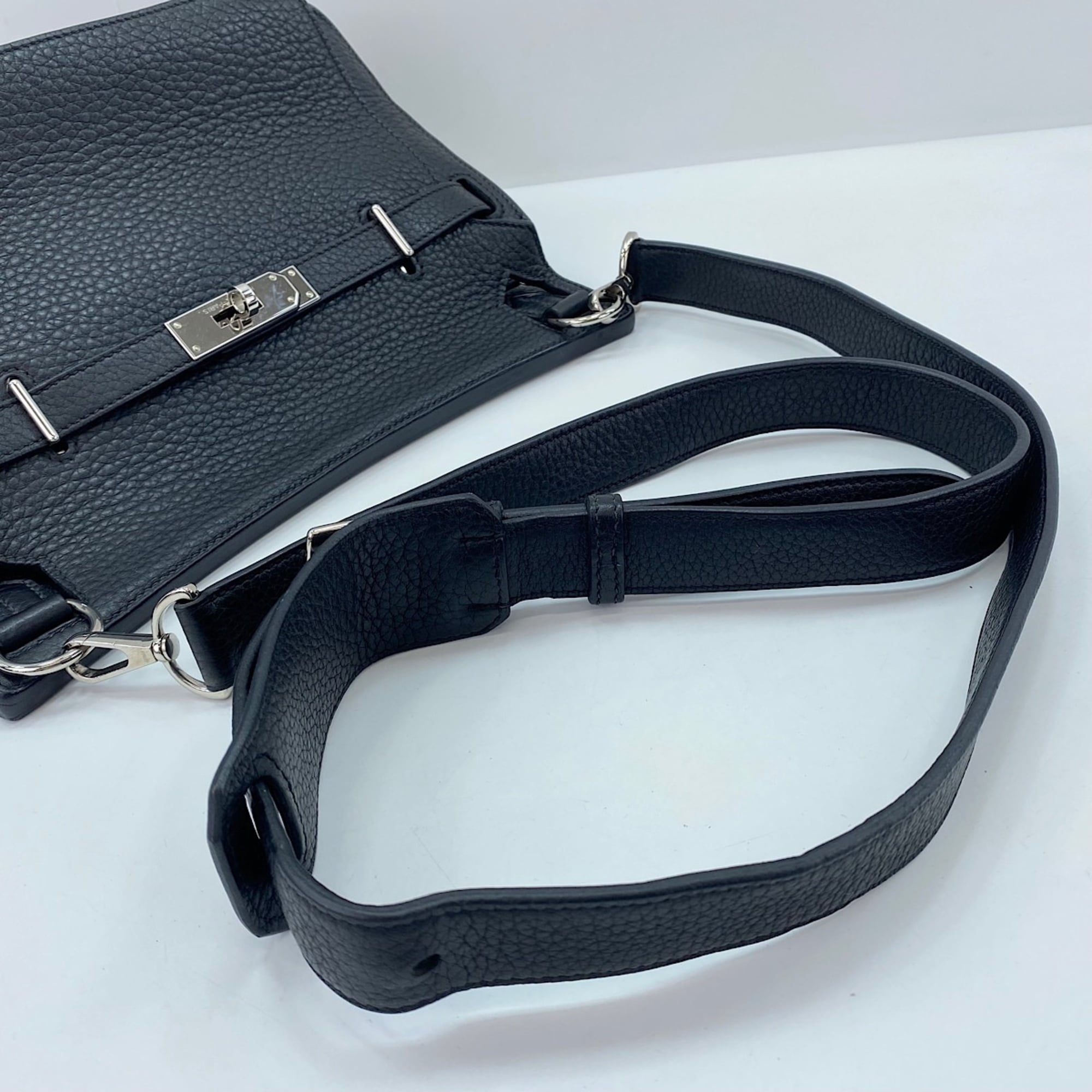 Hermes Black Shoulder Bag (Pre-Owned)