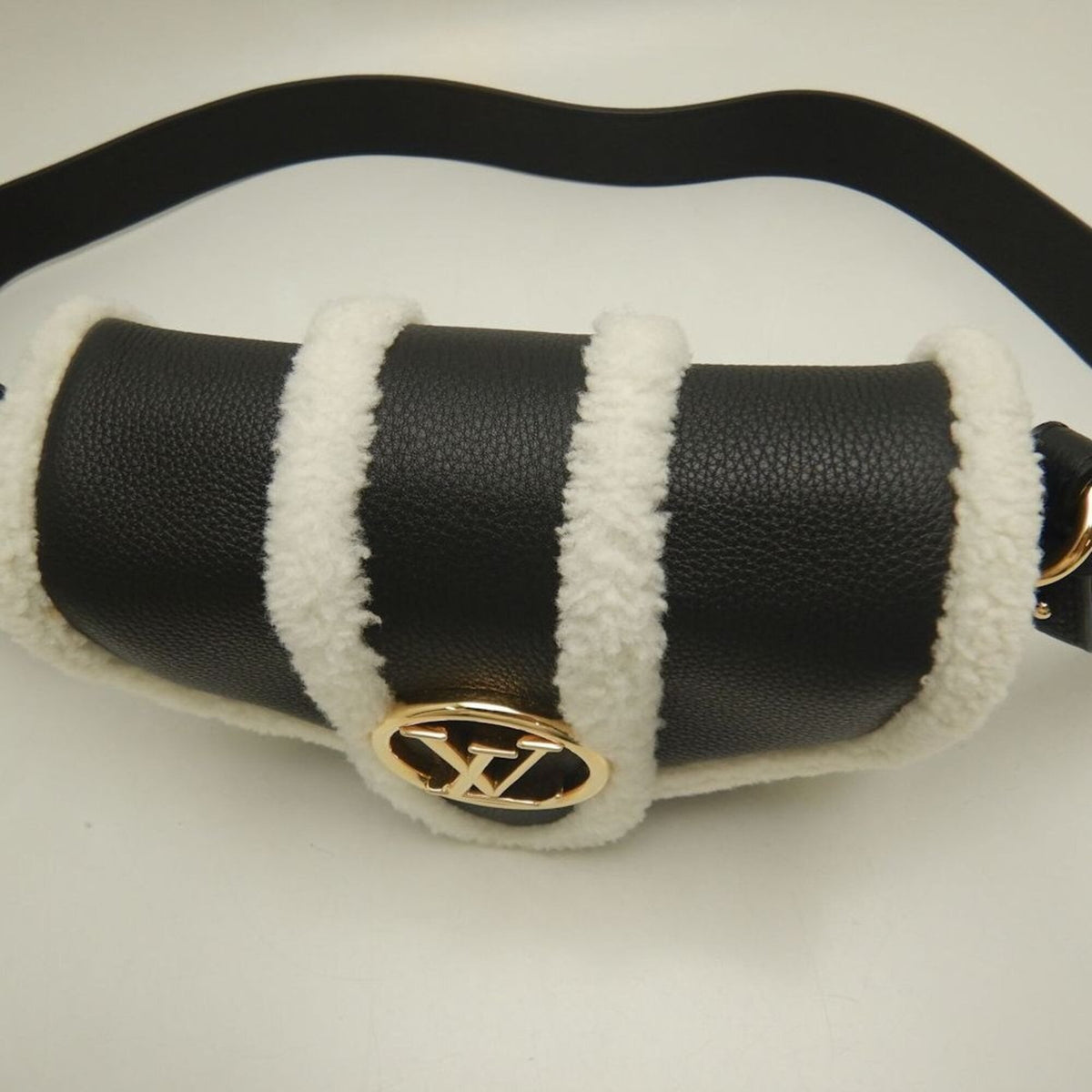 Louis Vuitton Noir White Wool Leather Shoulder Bag (Pre-Owned)