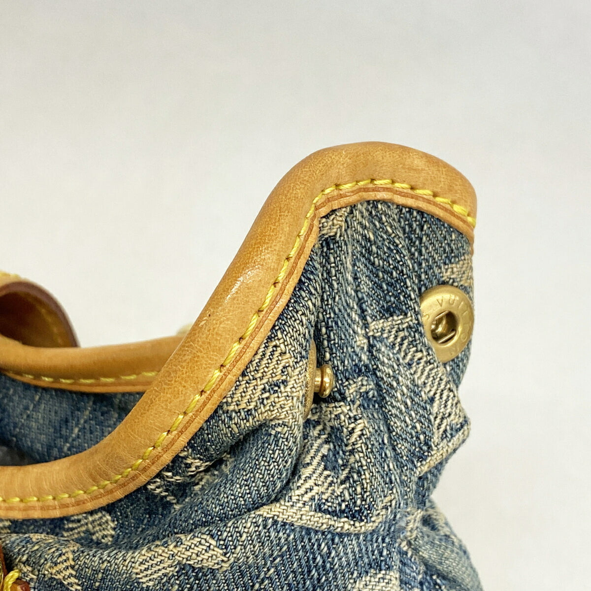Louis Vuitton Blue Handbag (Pre-Owned)