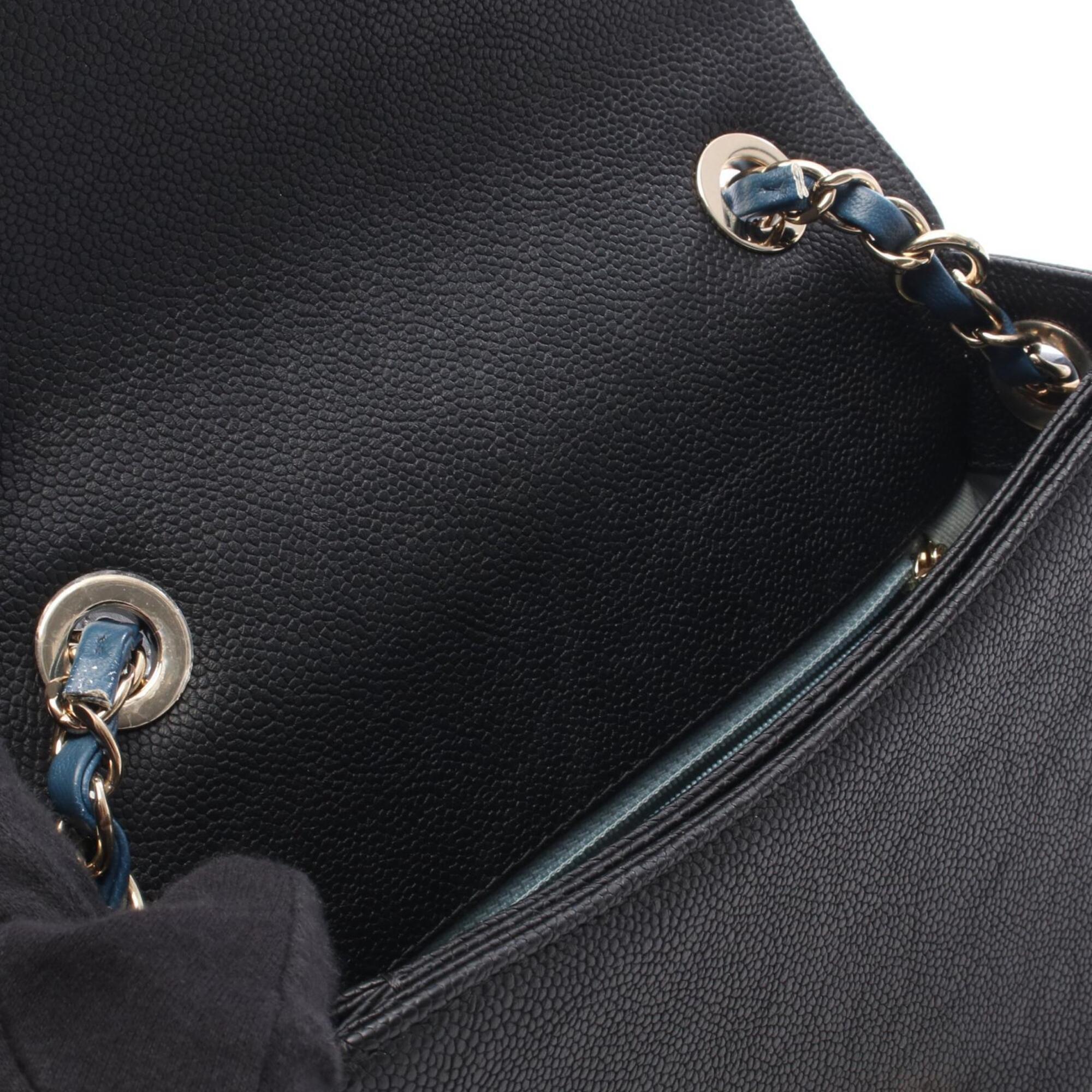 Chanel Black Grained Calfskin Handbag Shoulder Bag (Pre-Owned)