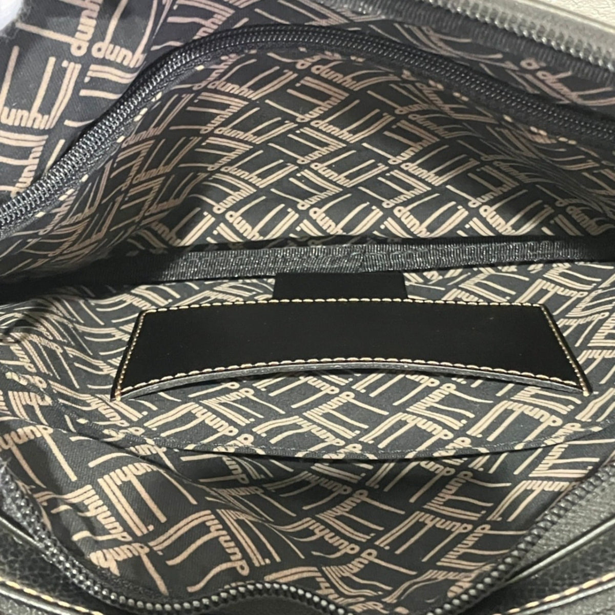 Dunhill Black Leather Clutch Bag (Pre-Owned)
