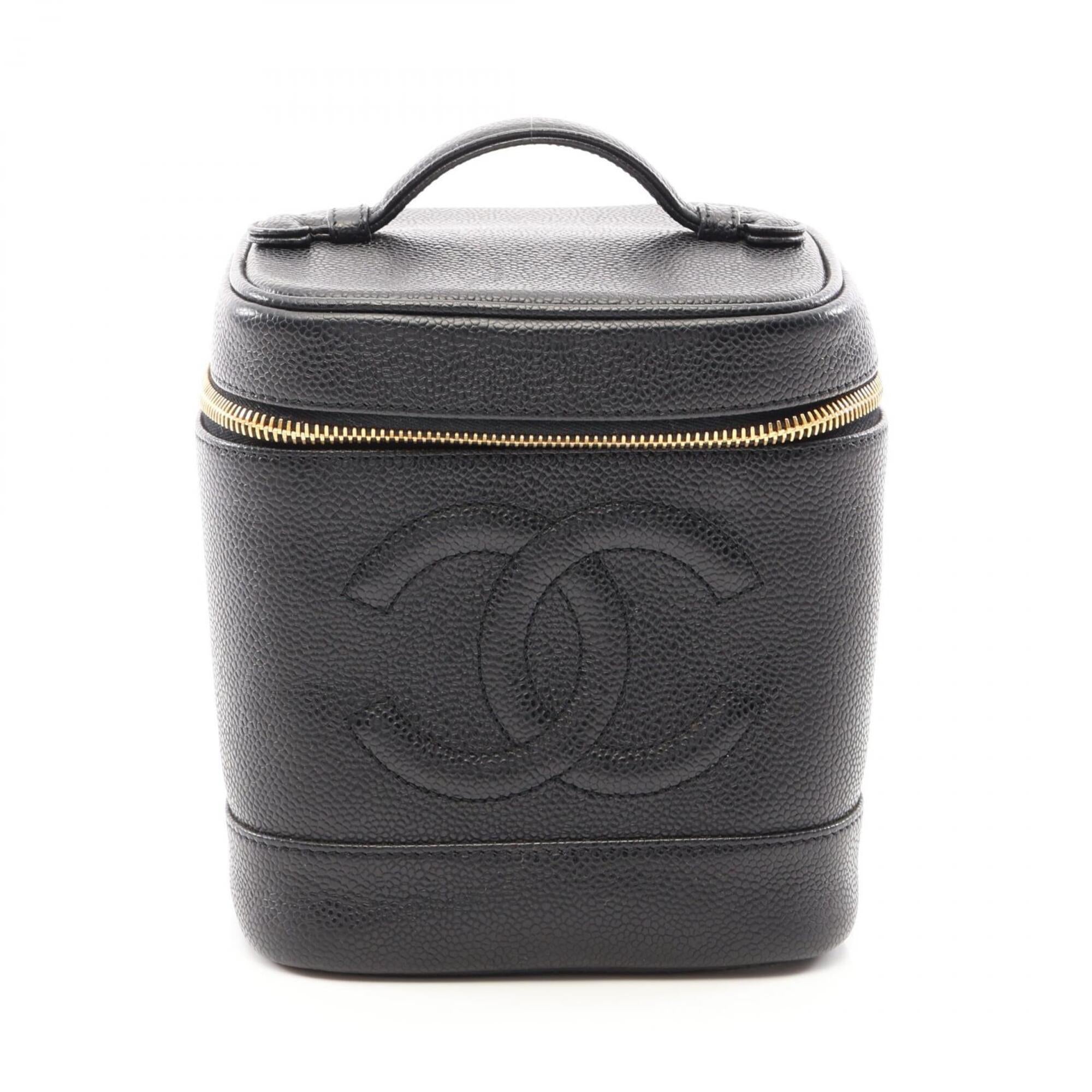 Chanel Black Grained Calfskin Handbag (Pre-Owned)