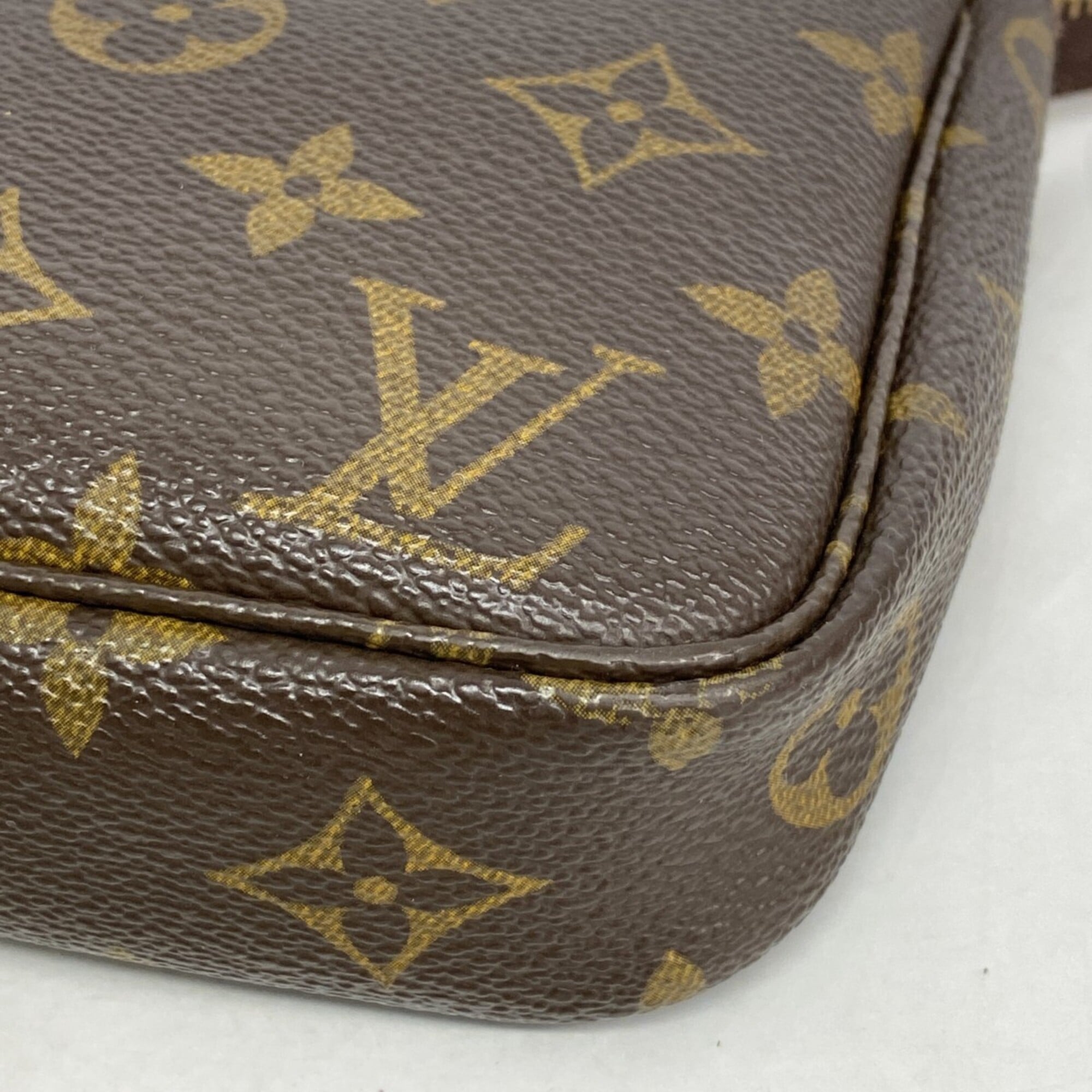 Louis Vuitton Brown Pouch (Pre-Owned)