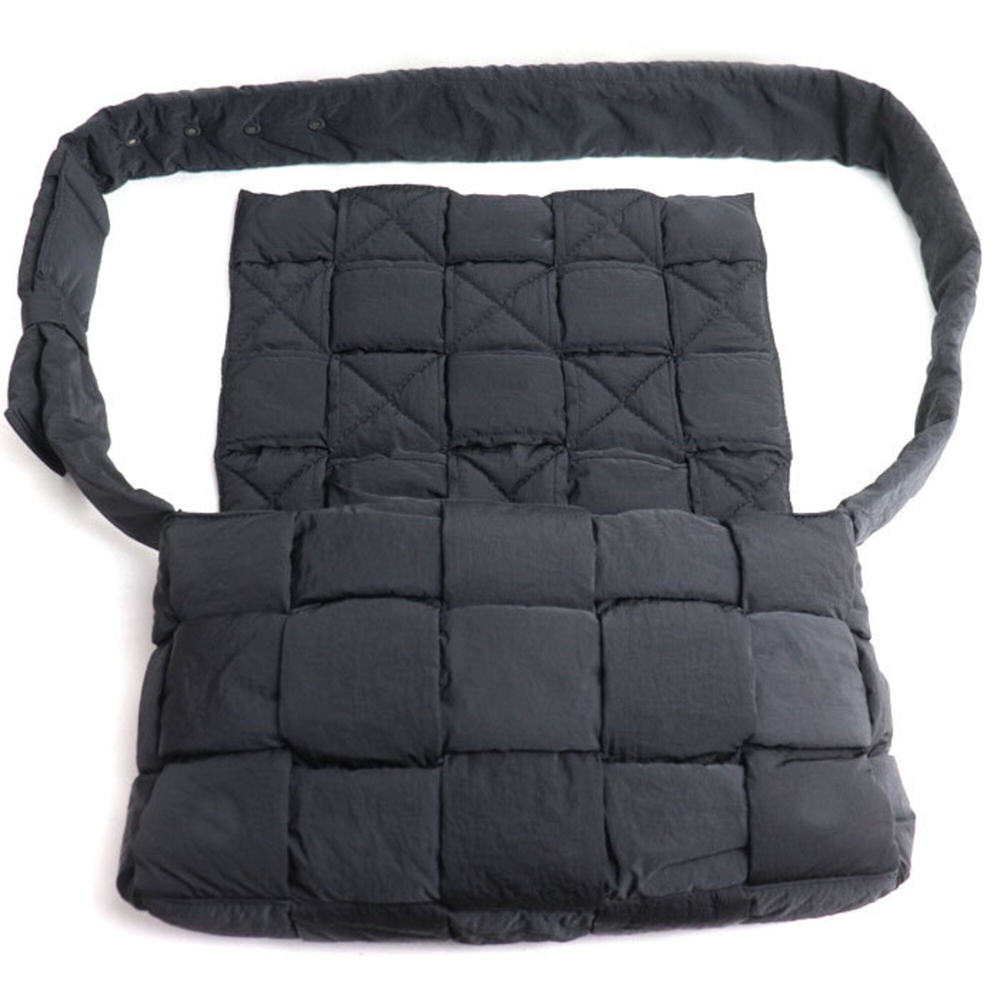 Bottega Veneta Black Nylon Shoulder Bag (Pre-Owned)