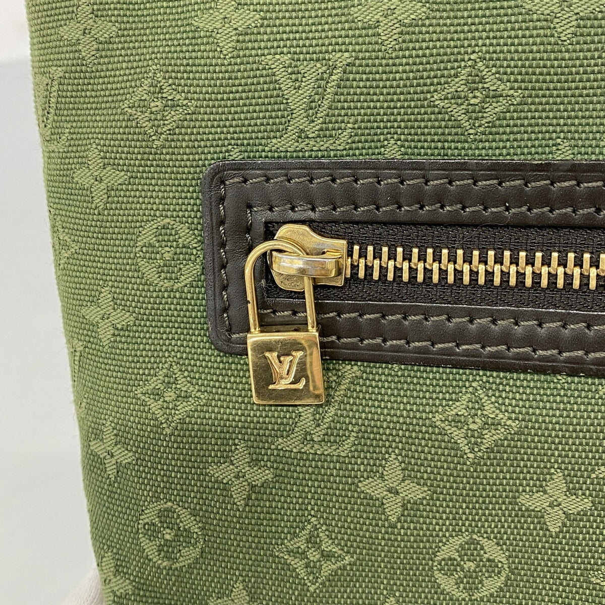 Louis Vuitton Tst Khaki Handbag (Pre-Owned)