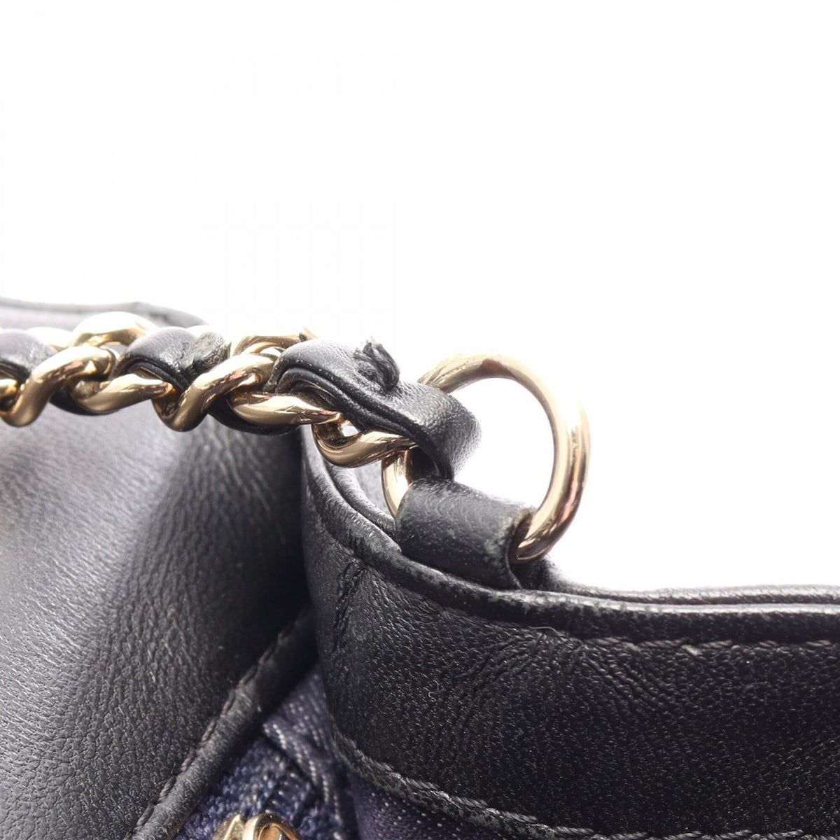 Chanel Black Leather Handbag Shoulder Bag (Pre-Owned)