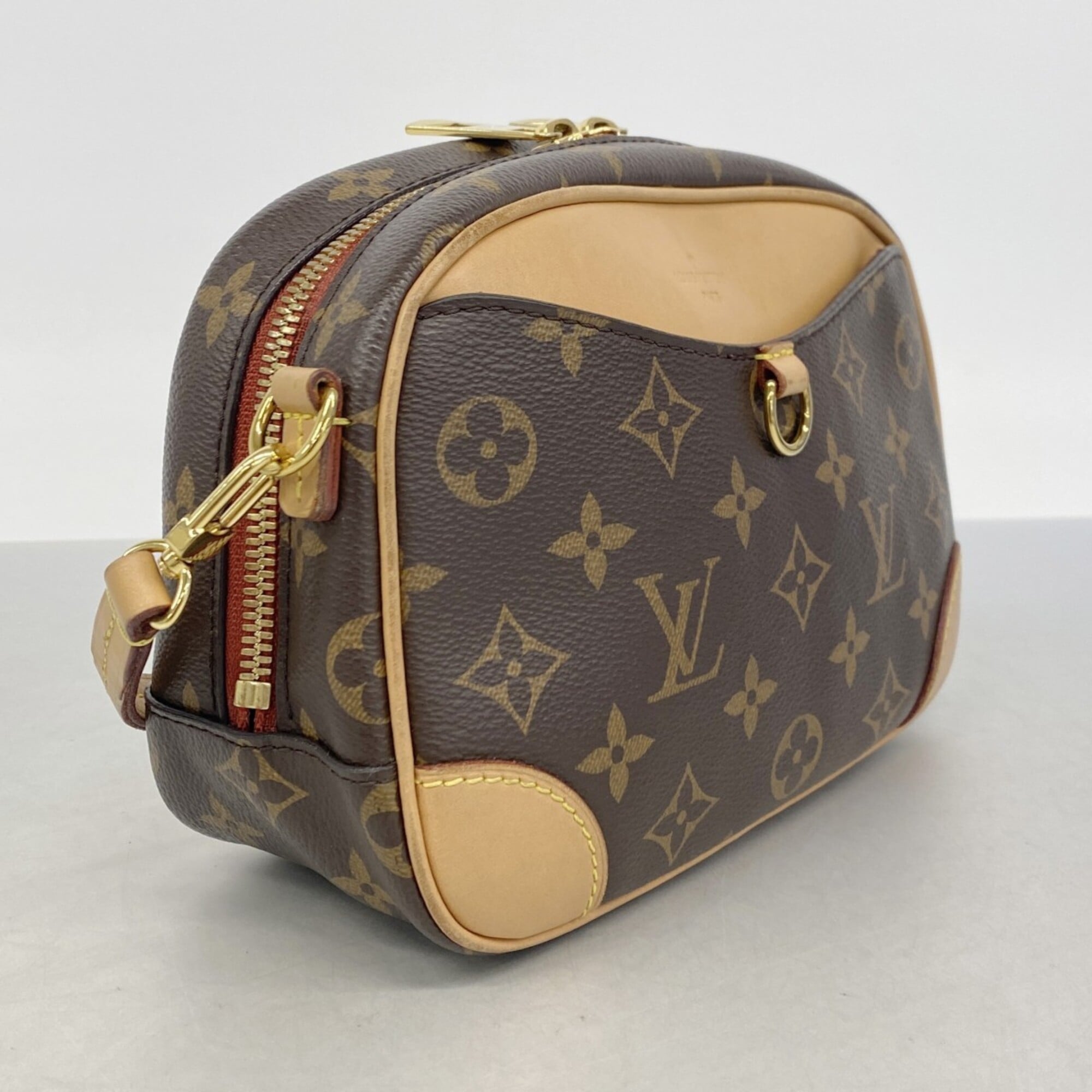 Louis Vuitton Brown Shoulder Bag (Pre-Owned)