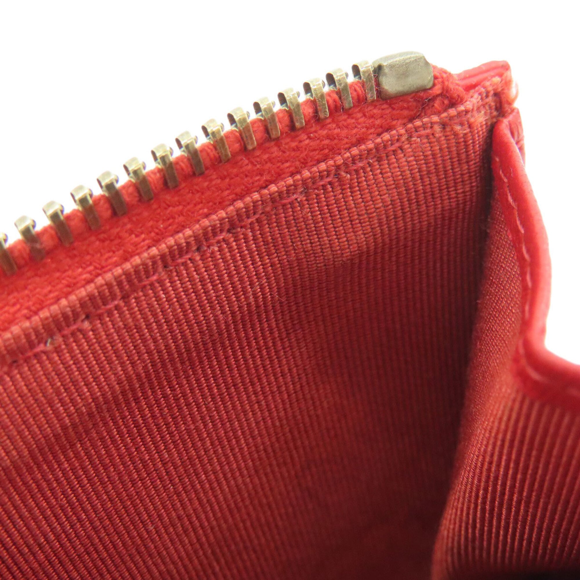 Chanel Red Color Leather Wallet (Bi-Fold) (Pre-Owned)