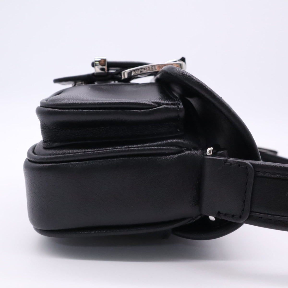 Michael Kors Black Leather Handbag (Pre-Owned)