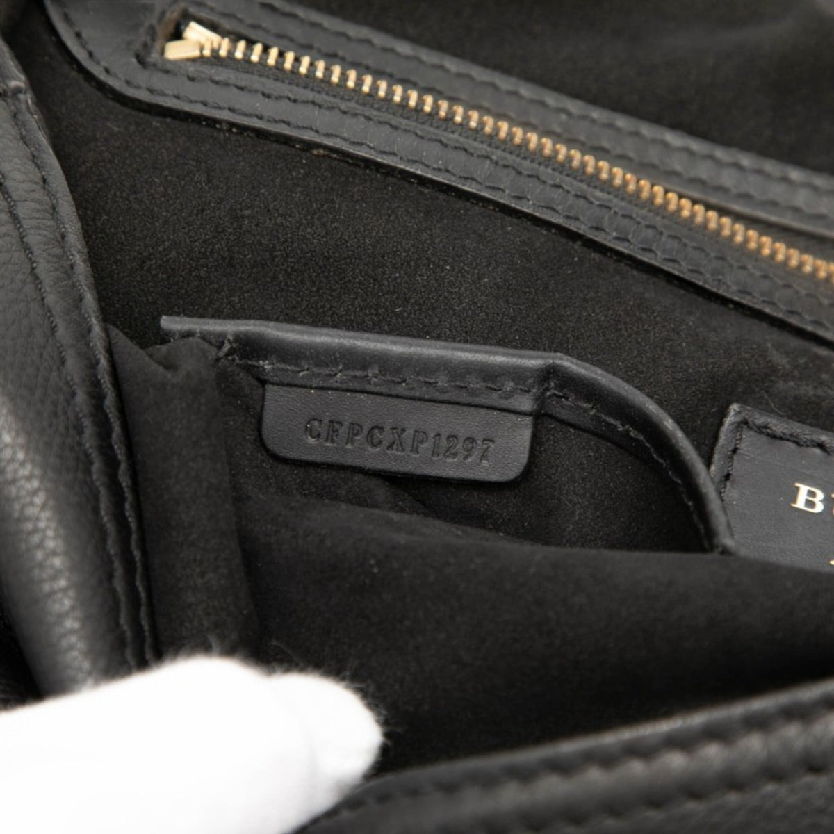Burberry Black Leather Messenger Bag Shoulder Bag (Pre-Owned)