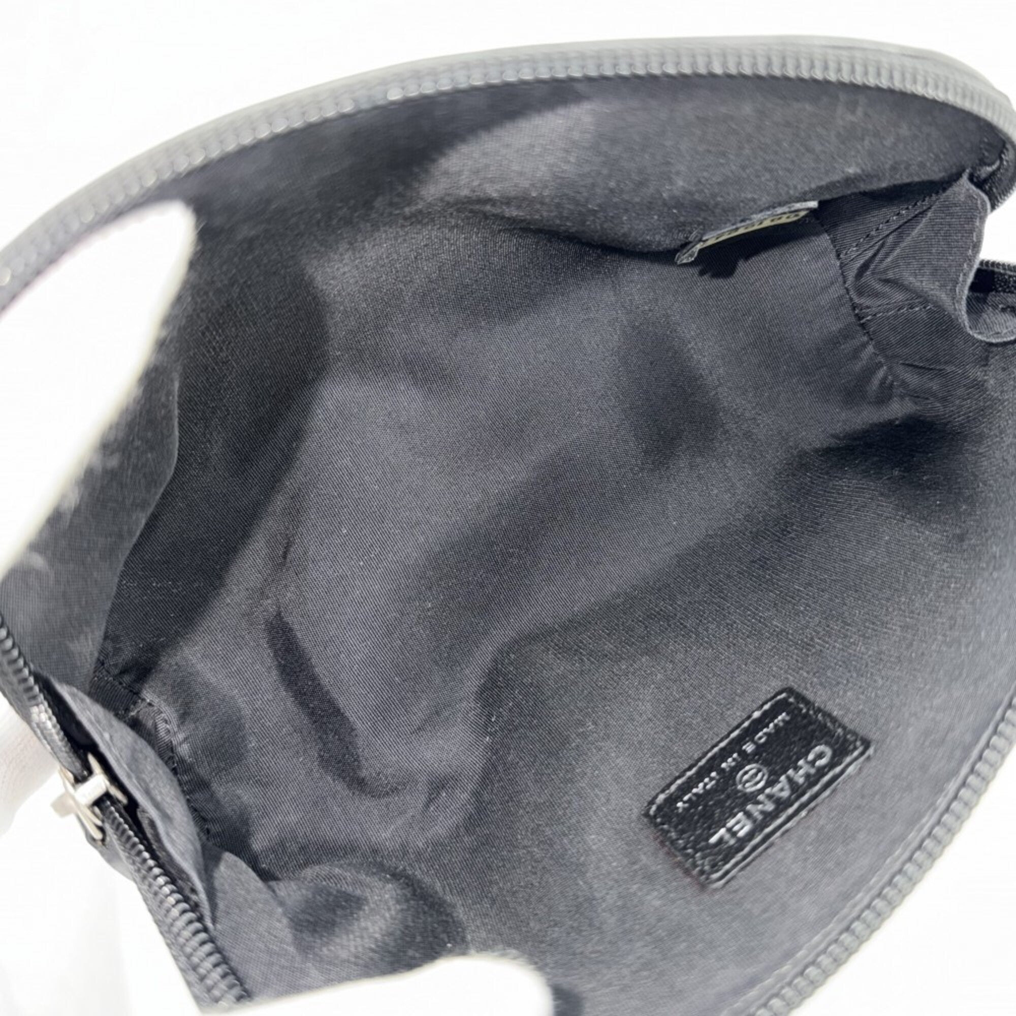 Chanel Black Leather Pouch (Pre-Owned)