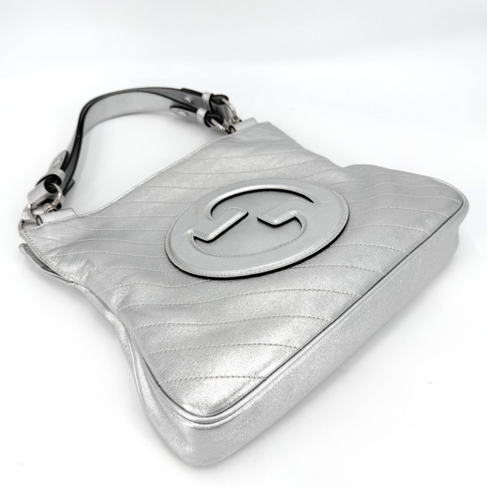 Gucci Metallic Silver Leather Handbag Shoulder Bag (Pre-Owned)