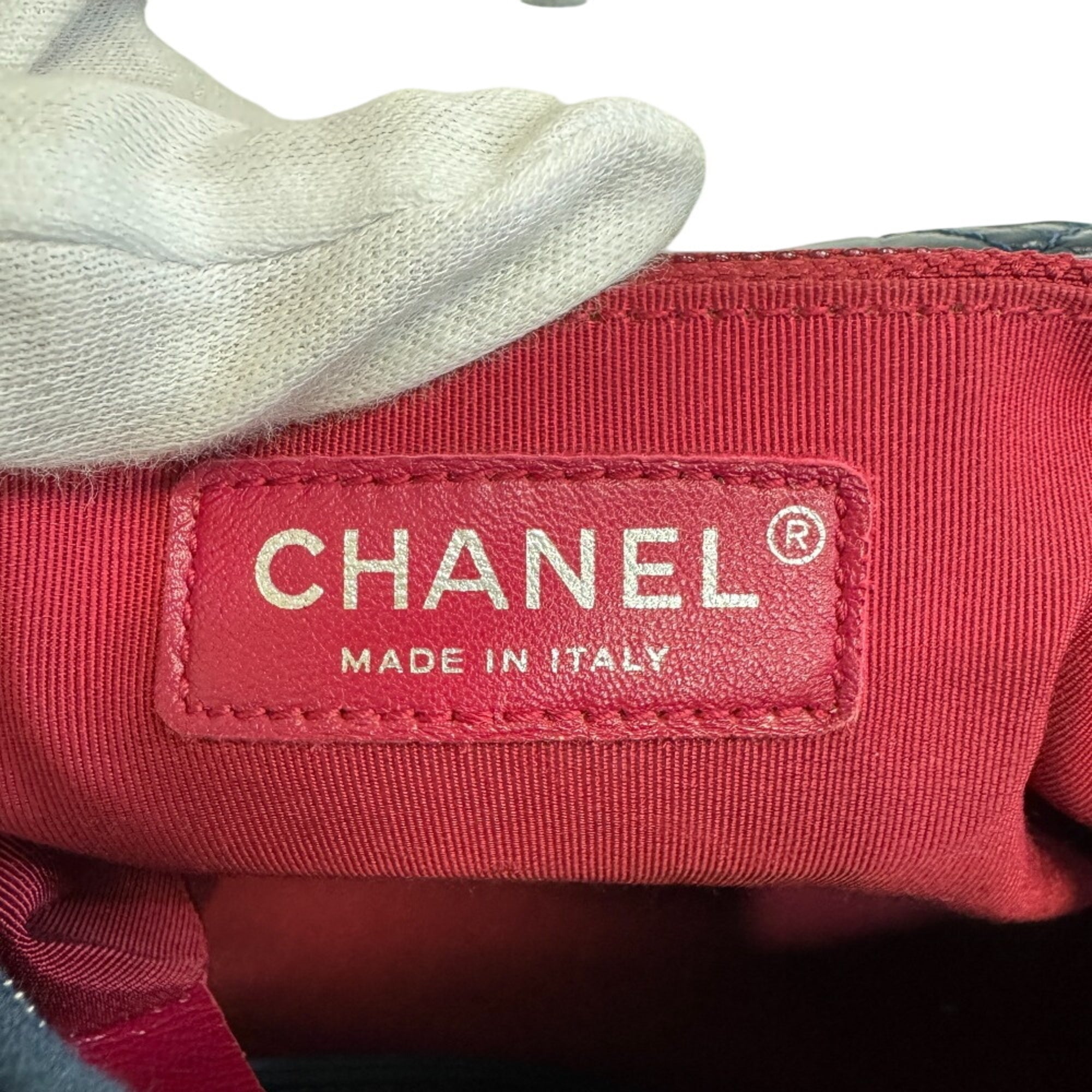Chanel Blue Leather Shoulder Bag (Pre-Owned)
