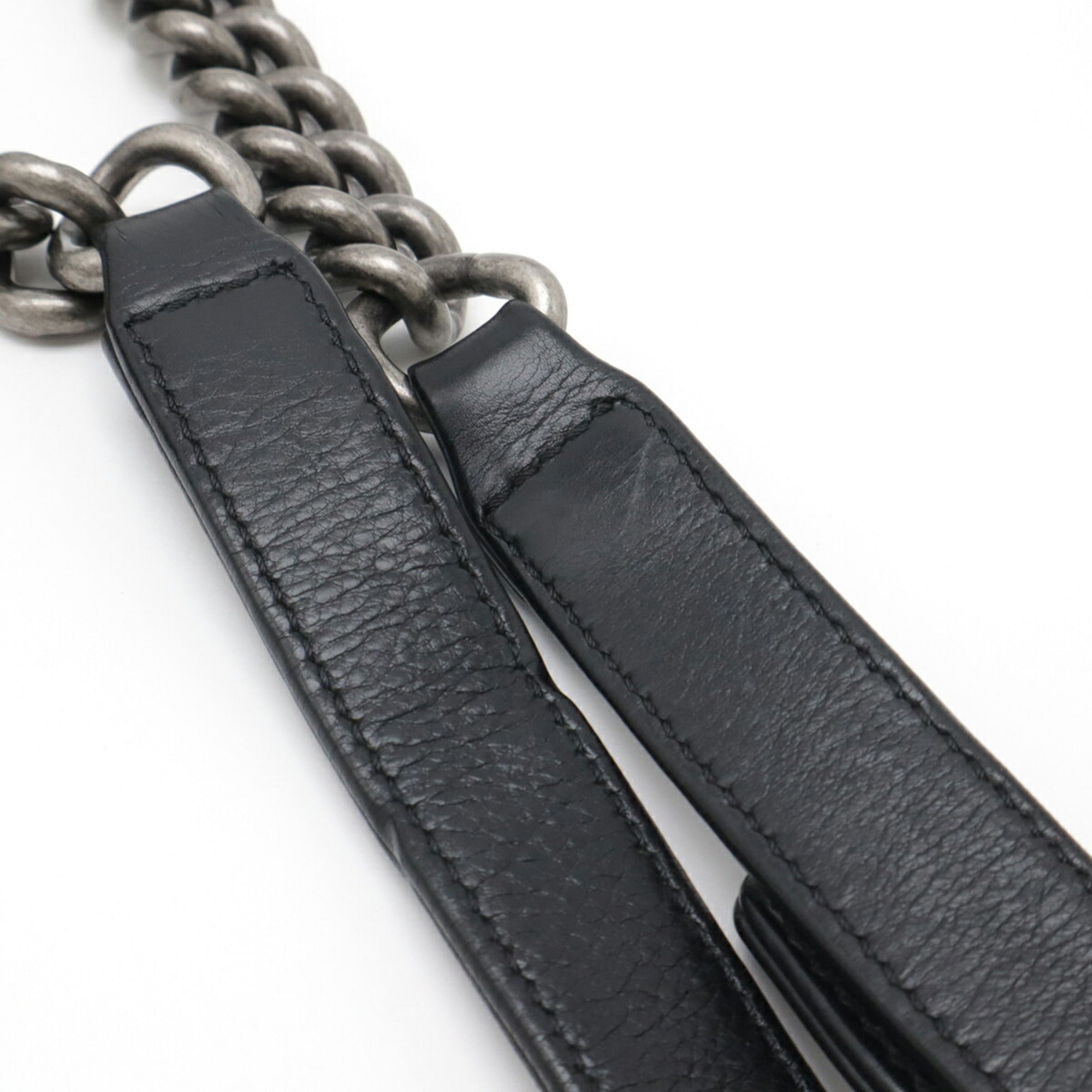 Chanel Matelasse Black Leather Shoulder Bag (Pre-Owned)