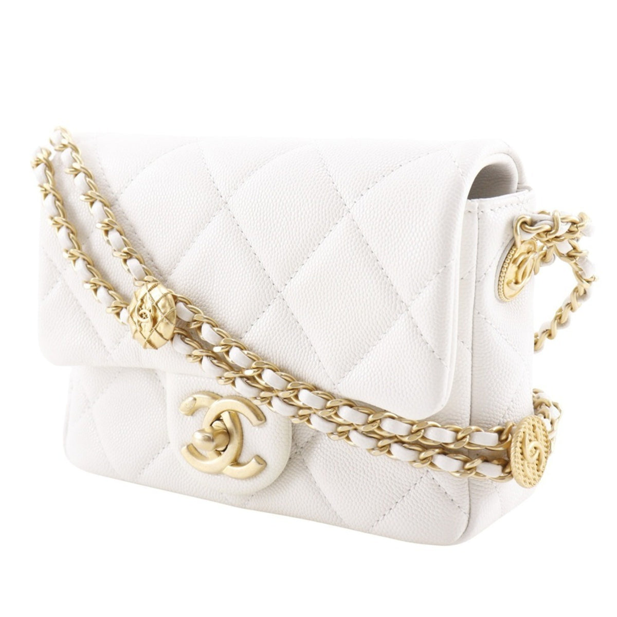 Chanel White Grained Calfskin Shoulder Bag (Pre-Owned)