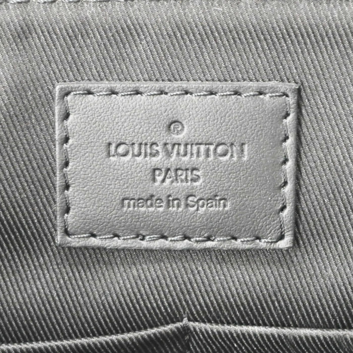 Louis Vuitton Black Leather Messenger Bag (Pre-Owned)