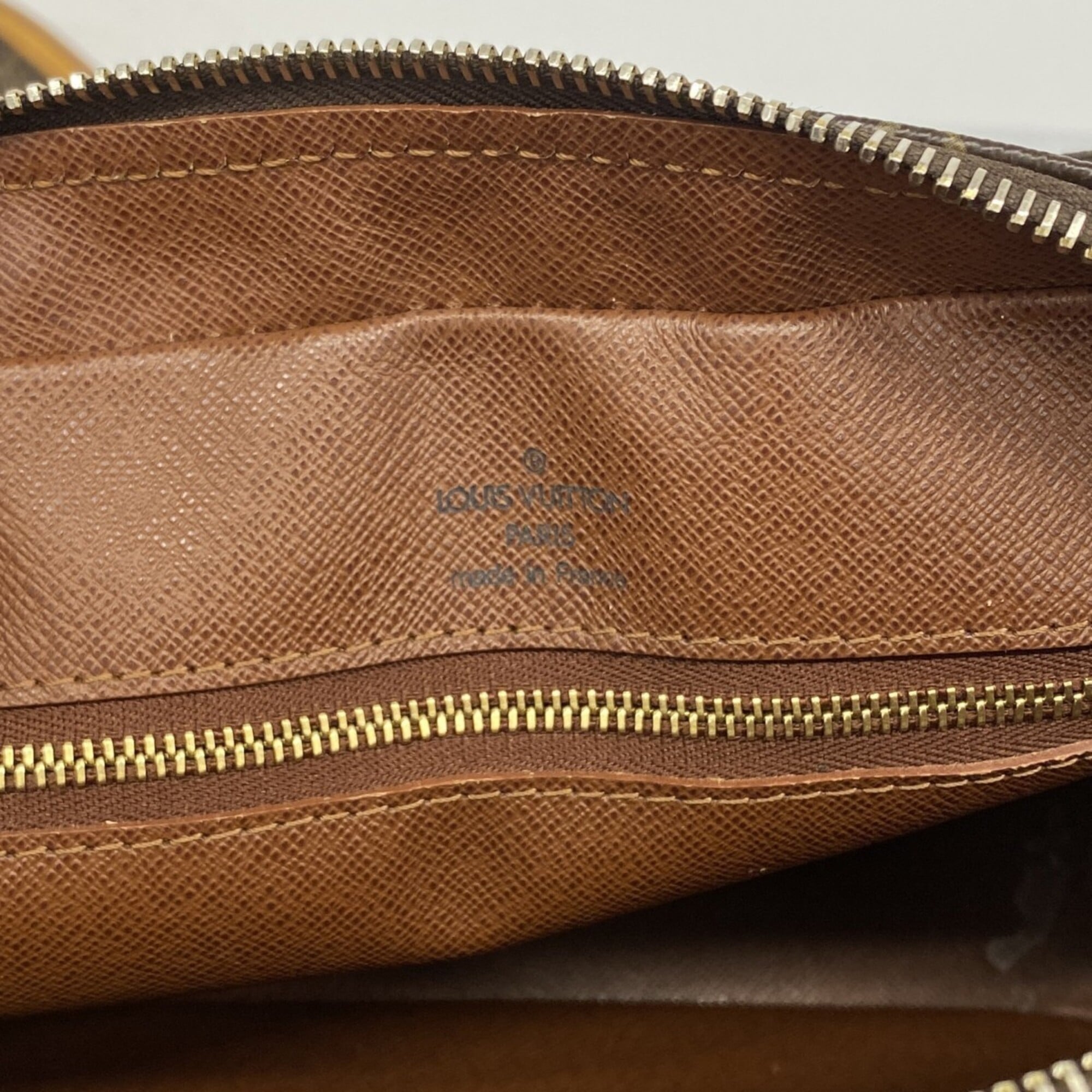 Louis Vuitton Brown Shoulder Bag (Pre-Owned)