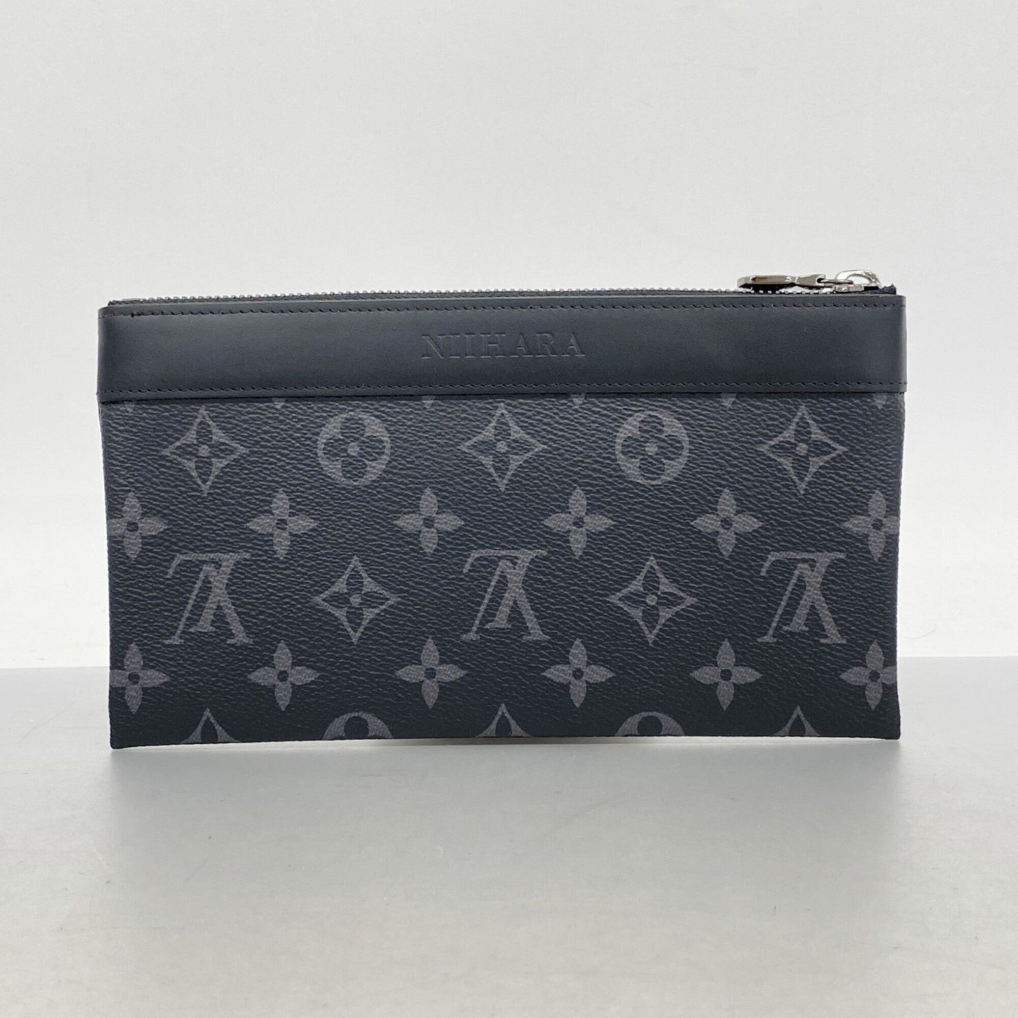 Louis Vuitton Black Pouch (Pre-Owned)