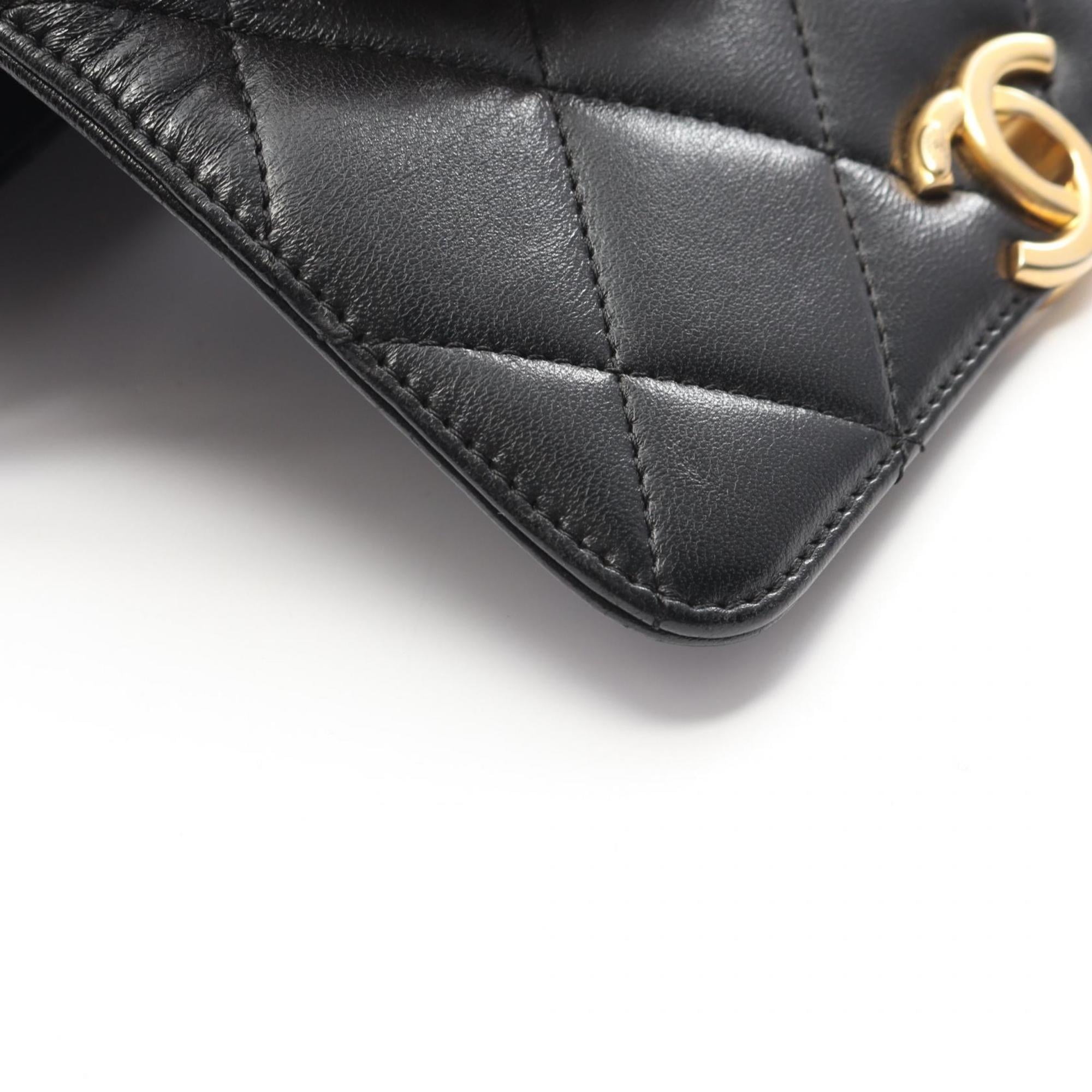 Chanel Black Leather Shoulder Bag (Pre-Owned)