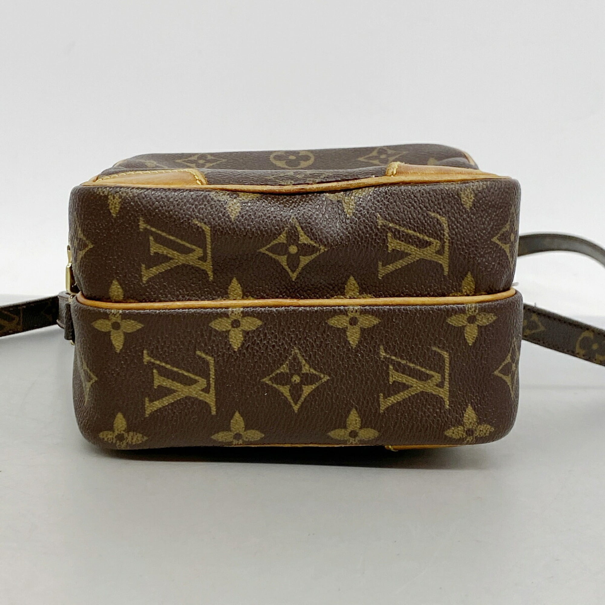 Louis Vuitton Brown Shoulder Bag (Pre-Owned)