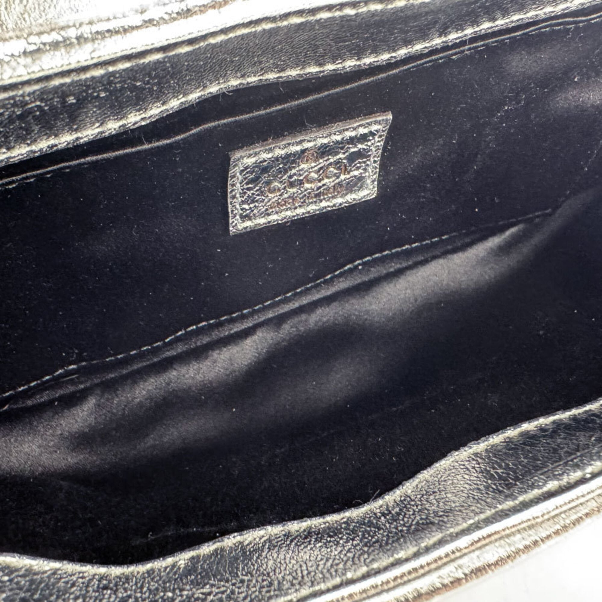 Gucci Silver Leather Shoulder Bag (Pre-Owned)
