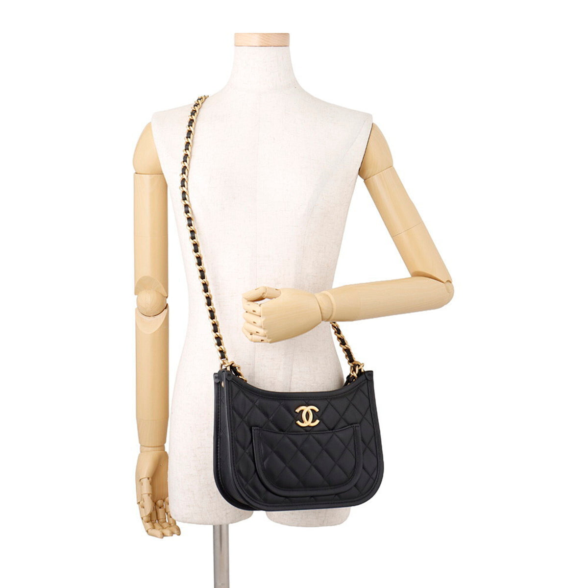 Chanel Matelasse Black Leather Handbag Shoulder Bag (Pre-Owned)