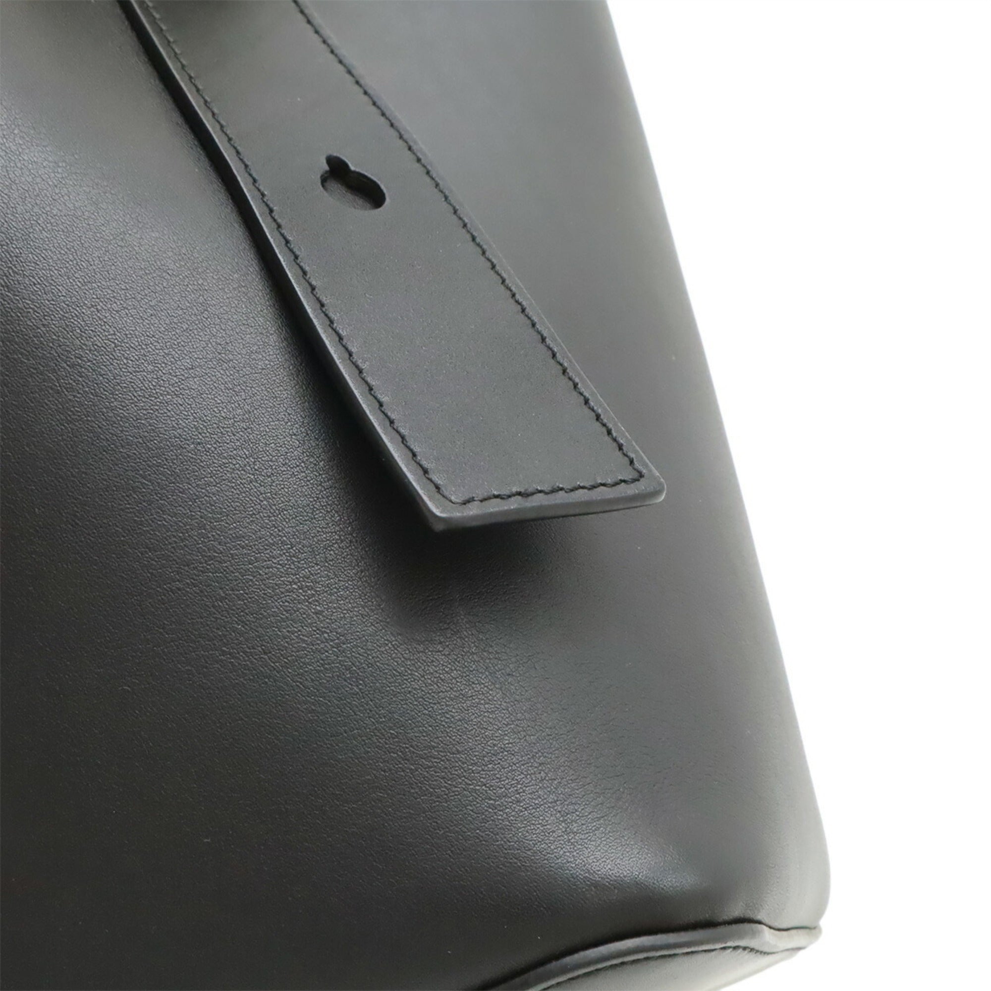 Loewe Black Leather Handbag (Pre-Owned)