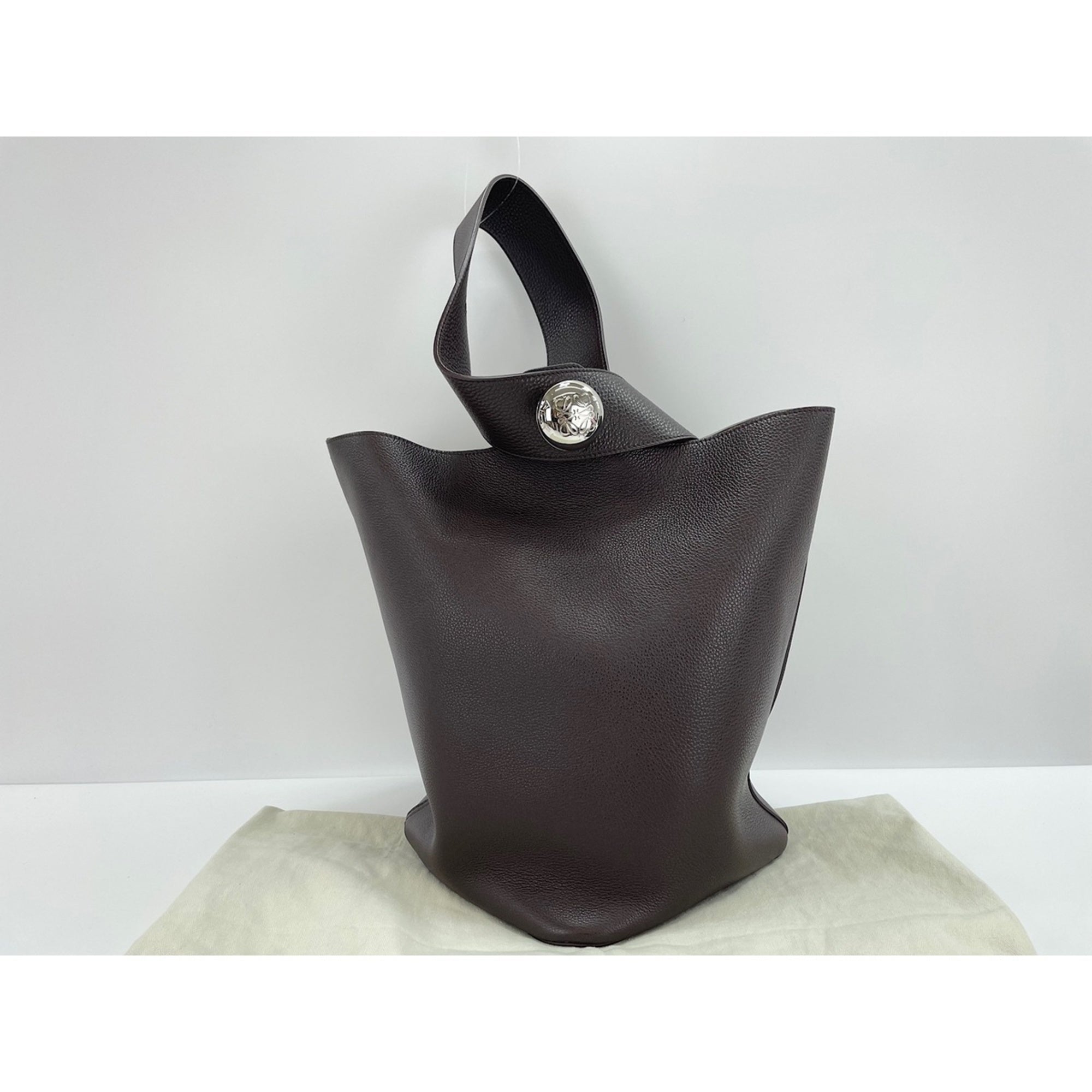 Loewe Brown Shoulder Bag (Pre-Owned)
