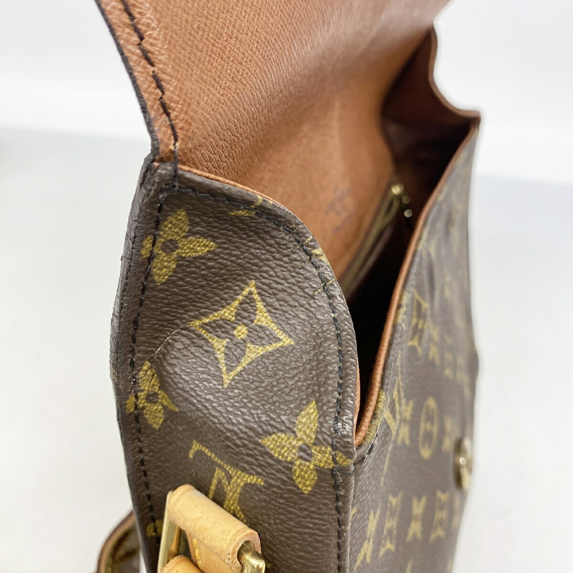 Louis Vuitton Brown Shoulder Bag (Pre-Owned)