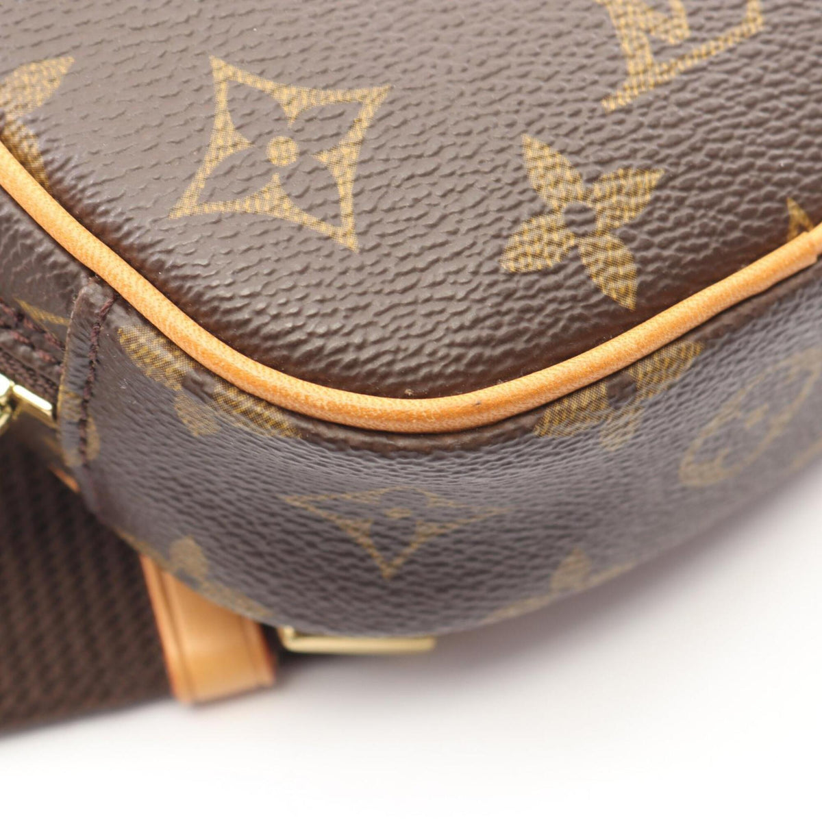 Louis Vuitton Brown Monogram Fanny Pack Handbag (Pre-Owned)