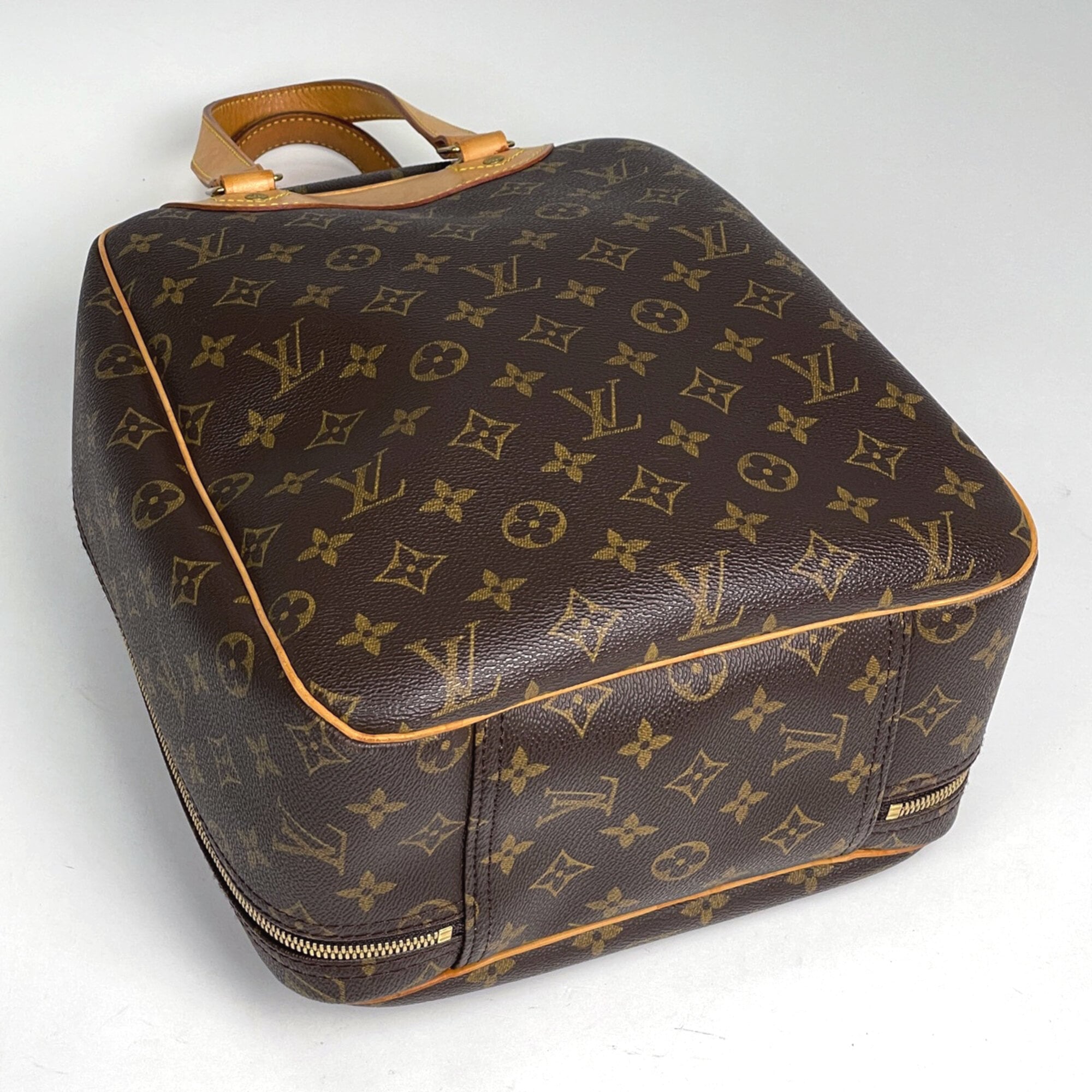 Louis Vuitton Brown Monogram Handbag (Pre-Owned)