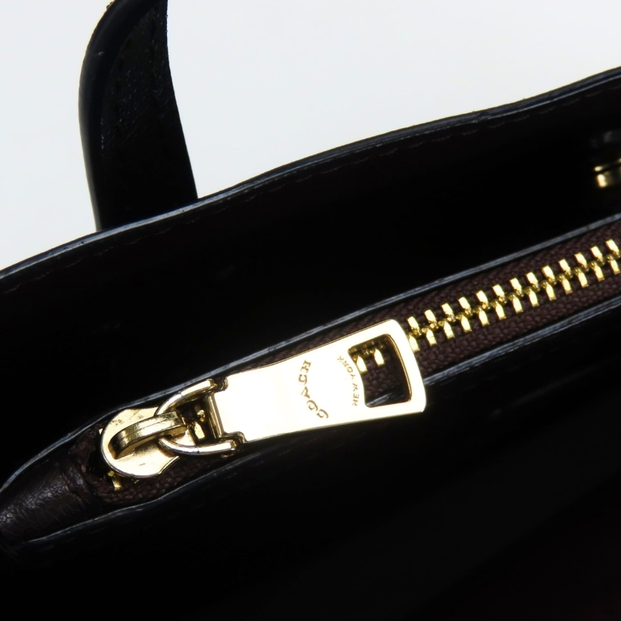 Coach Black Leather Tote Bag (Pre-Owned)