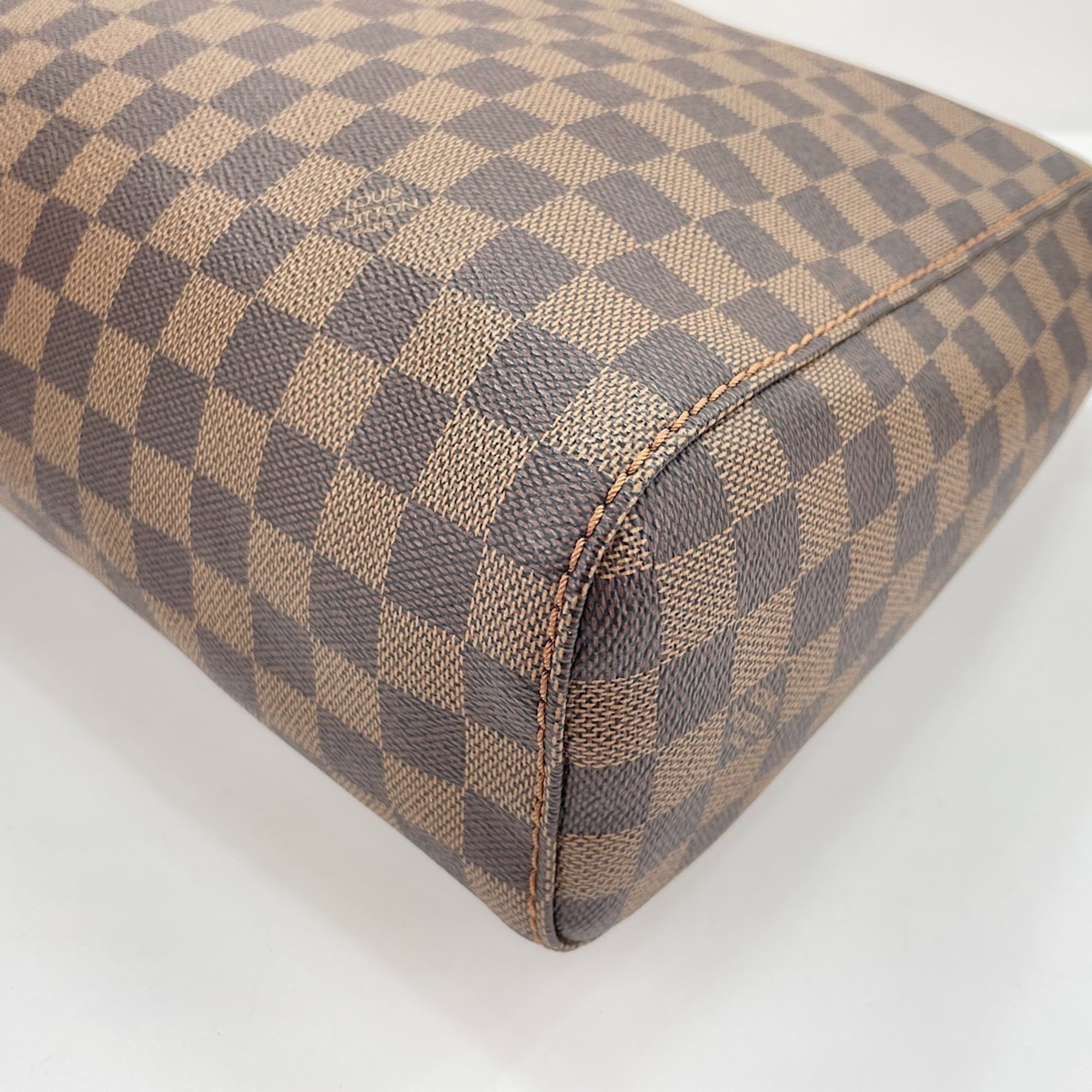 Louis Vuitton Brown Shoulder Bag (Pre-Owned)